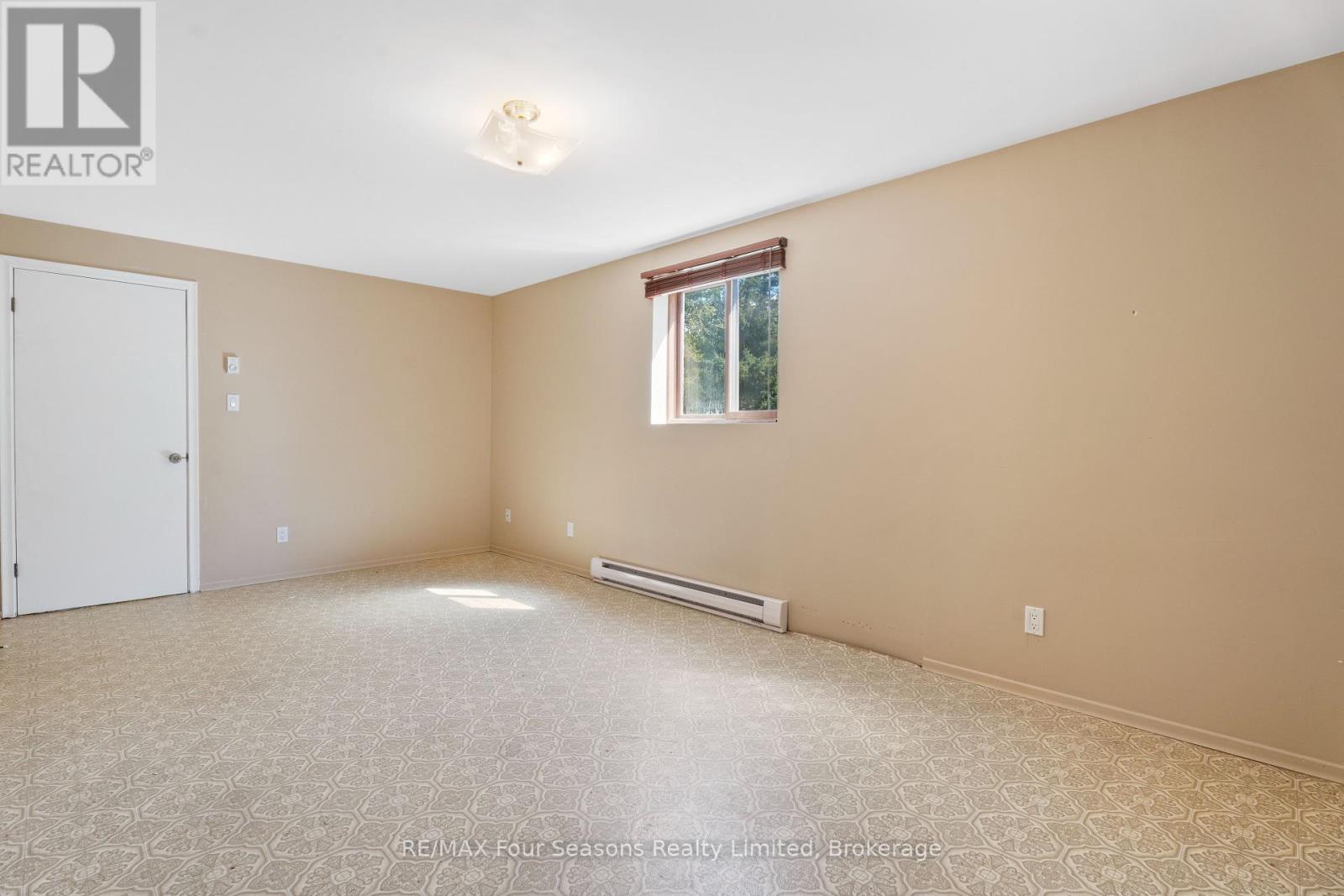 571 David Street, Gravenhurst, Ontario  P1P 1M1 - Photo 32 - X12430741
