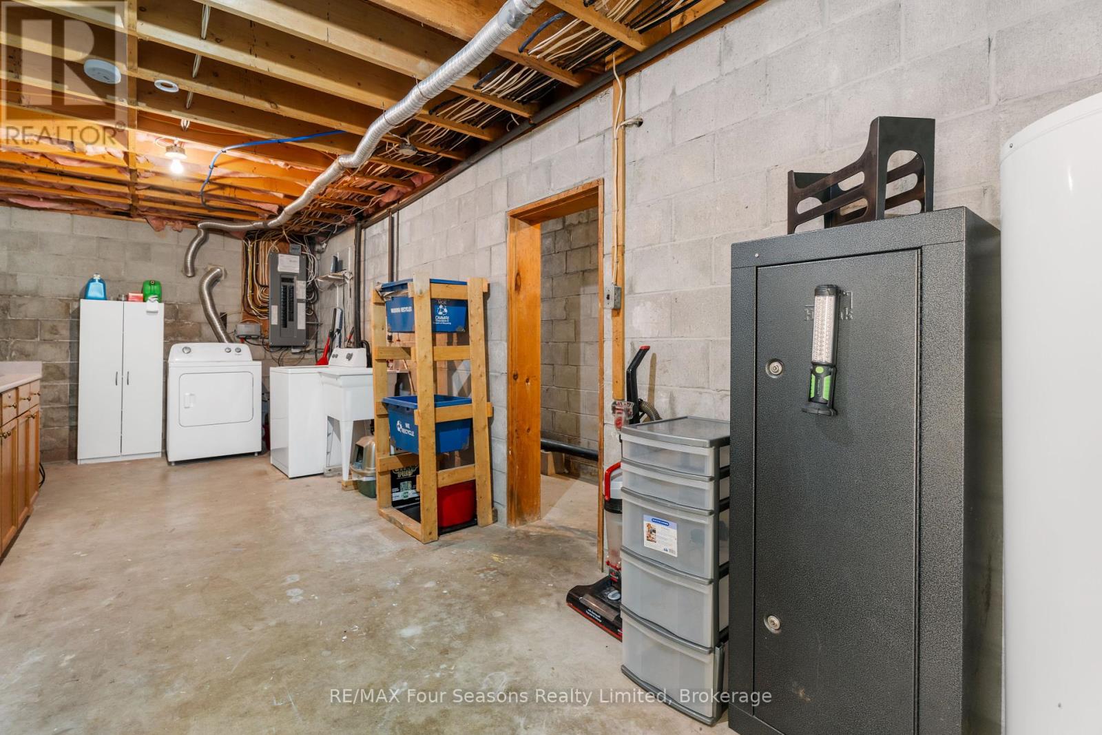 571 David Street, Gravenhurst, Ontario  P1P 1M1 - Photo 43 - X12430741