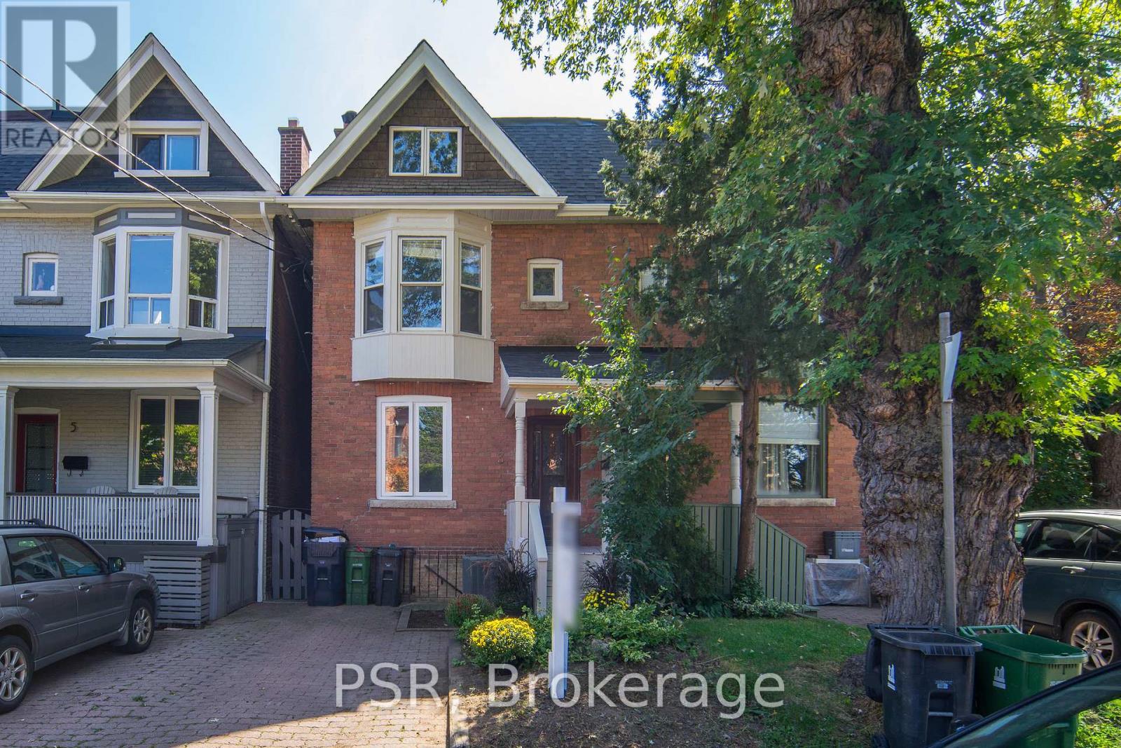3 VICTOR AVENUE, Toronto, Ontario