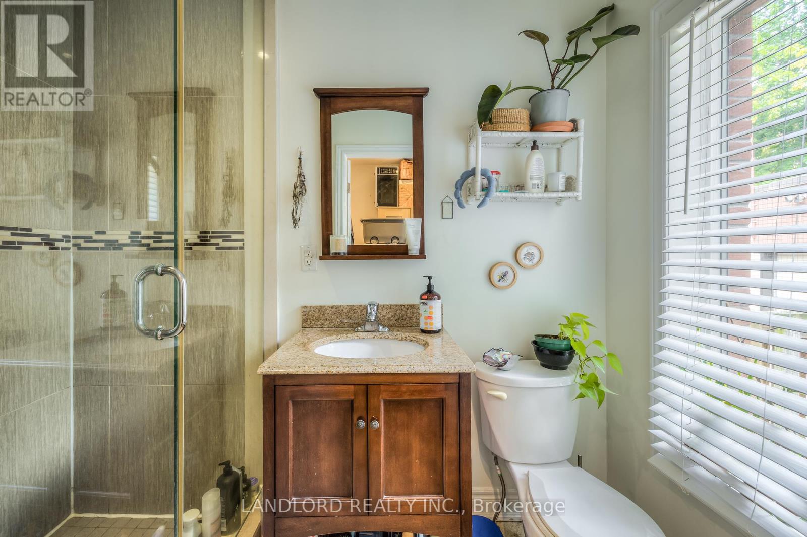 22 Rusholme Park Crescent, Toronto, Ontario  M6J 2C9 - Photo 10 - C12430737