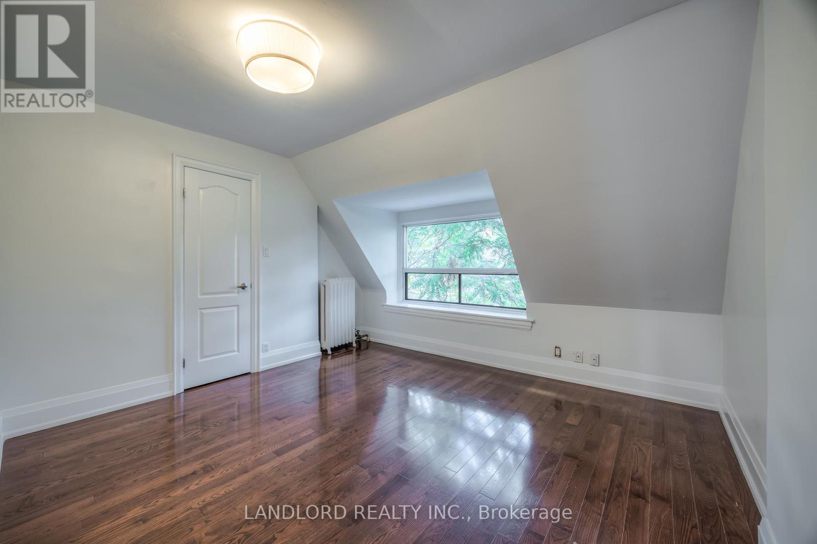 22 Rusholme Park Crescent, Toronto, Ontario  M6J 2C9 - Photo 18 - C12430737