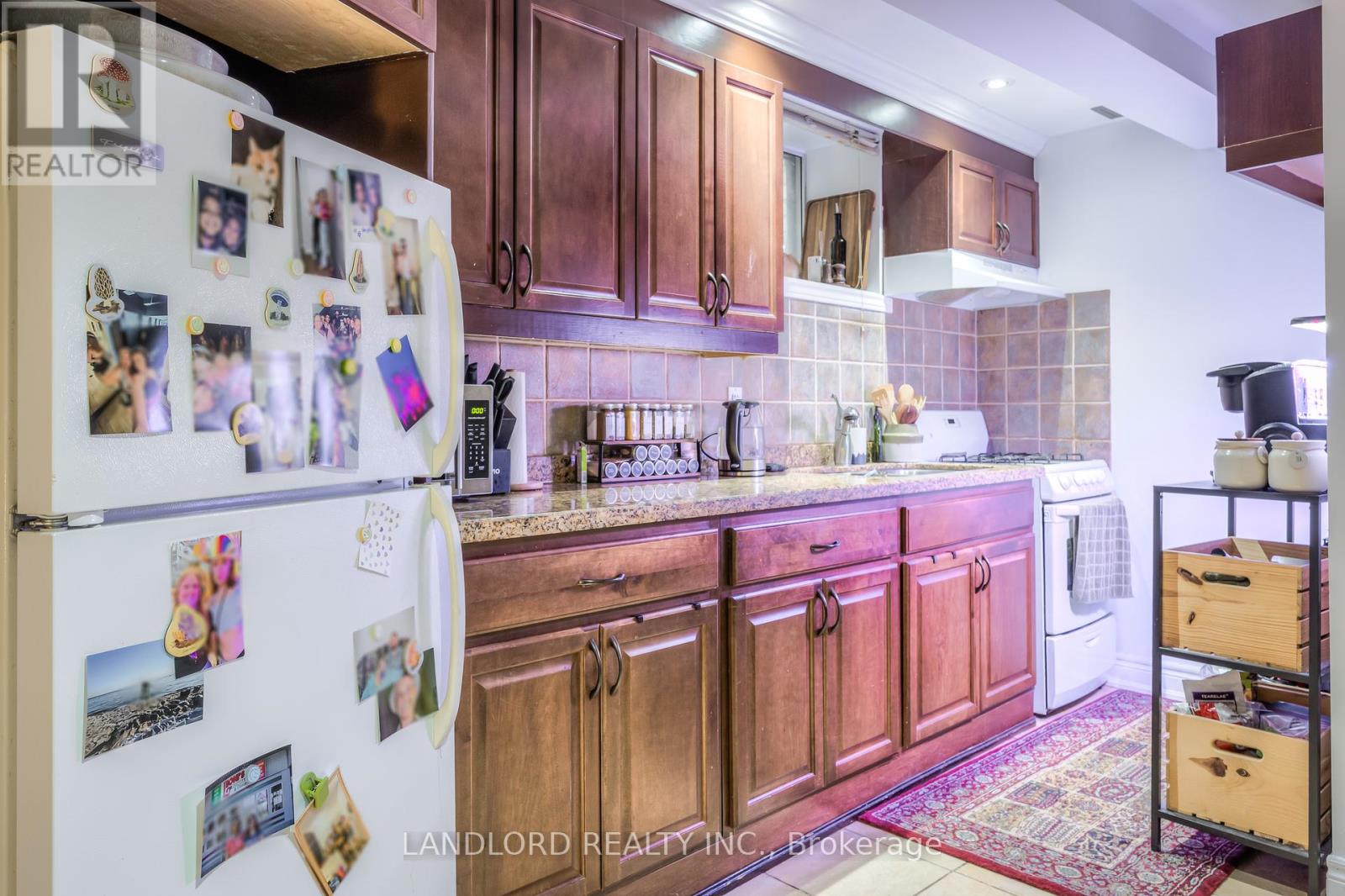 22 Rusholme Park Crescent, Toronto, Ontario  M6J 2C9 - Photo 26 - C12430737