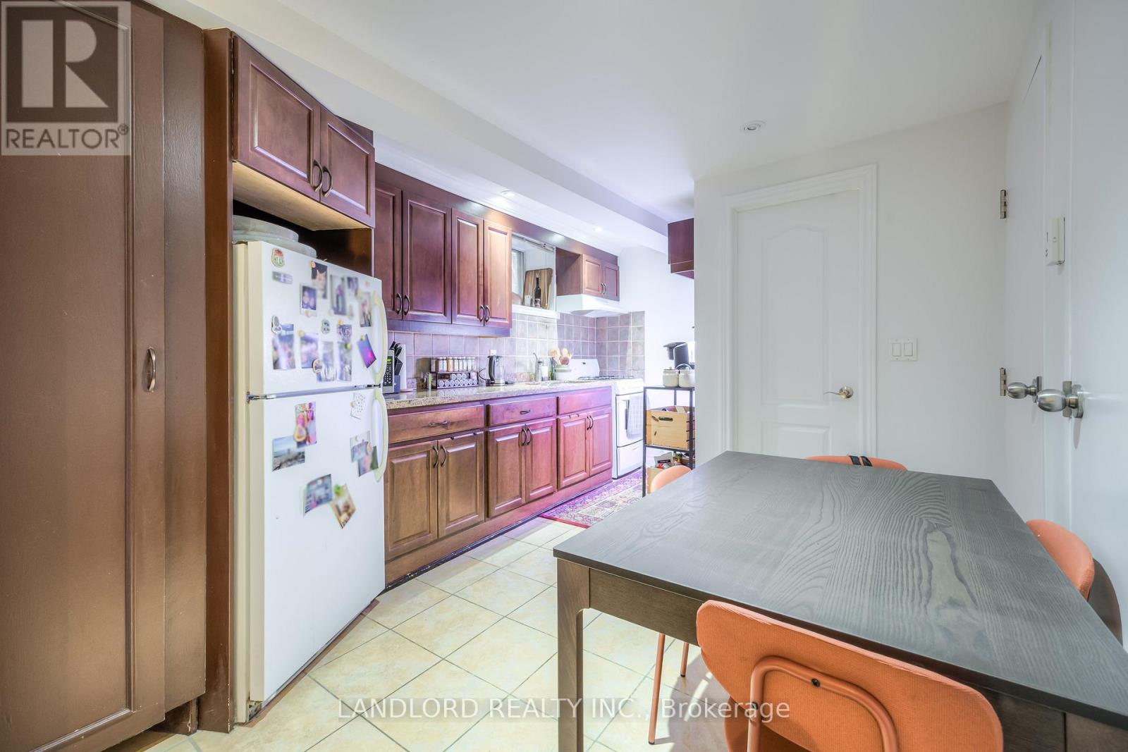 22 Rusholme Park Crescent, Toronto, Ontario  M6J 2C9 - Photo 27 - C12430737