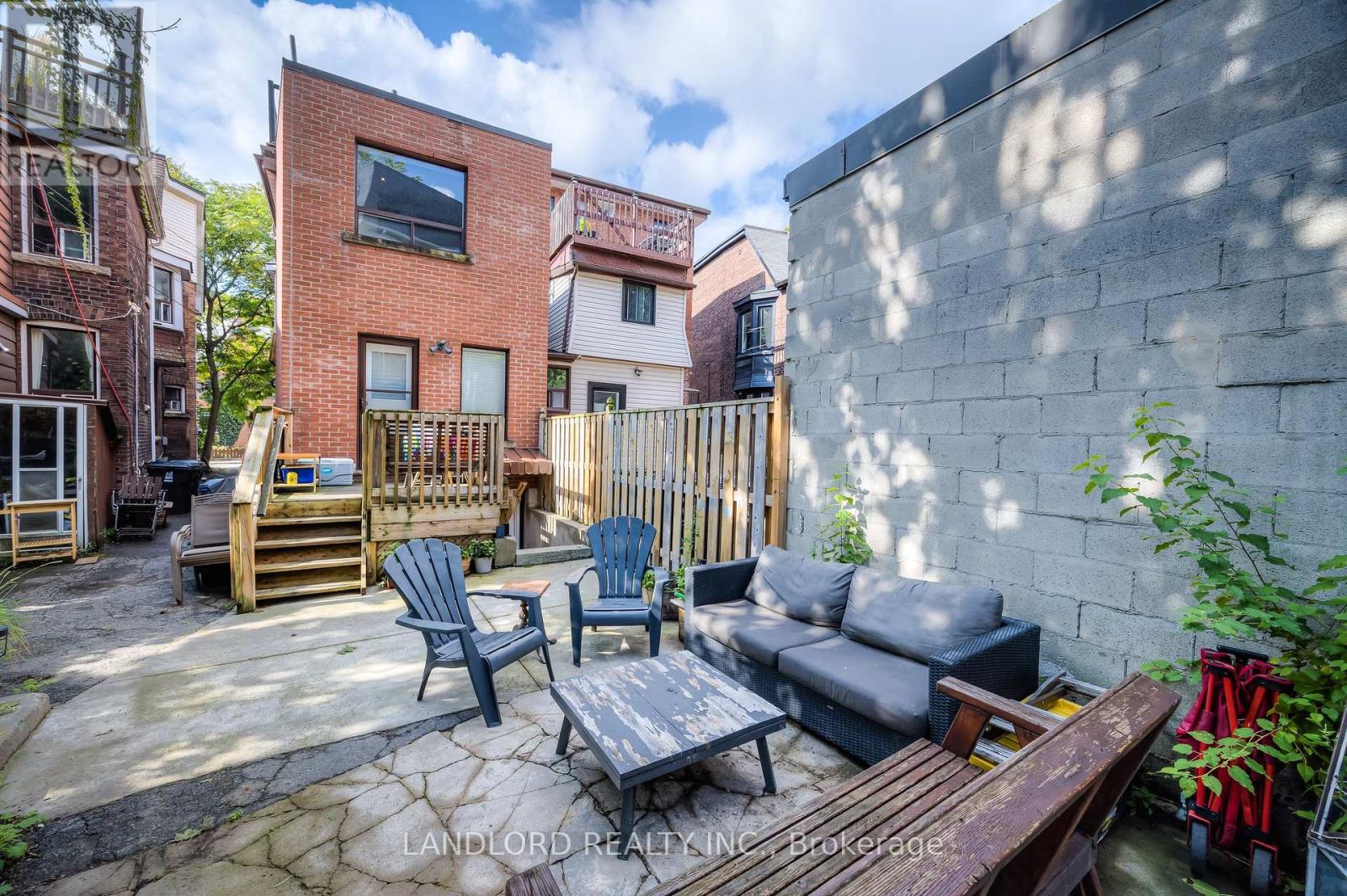 22 Rusholme Park Crescent, Toronto, Ontario  M6J 2C9 - Photo 3 - C12430737
