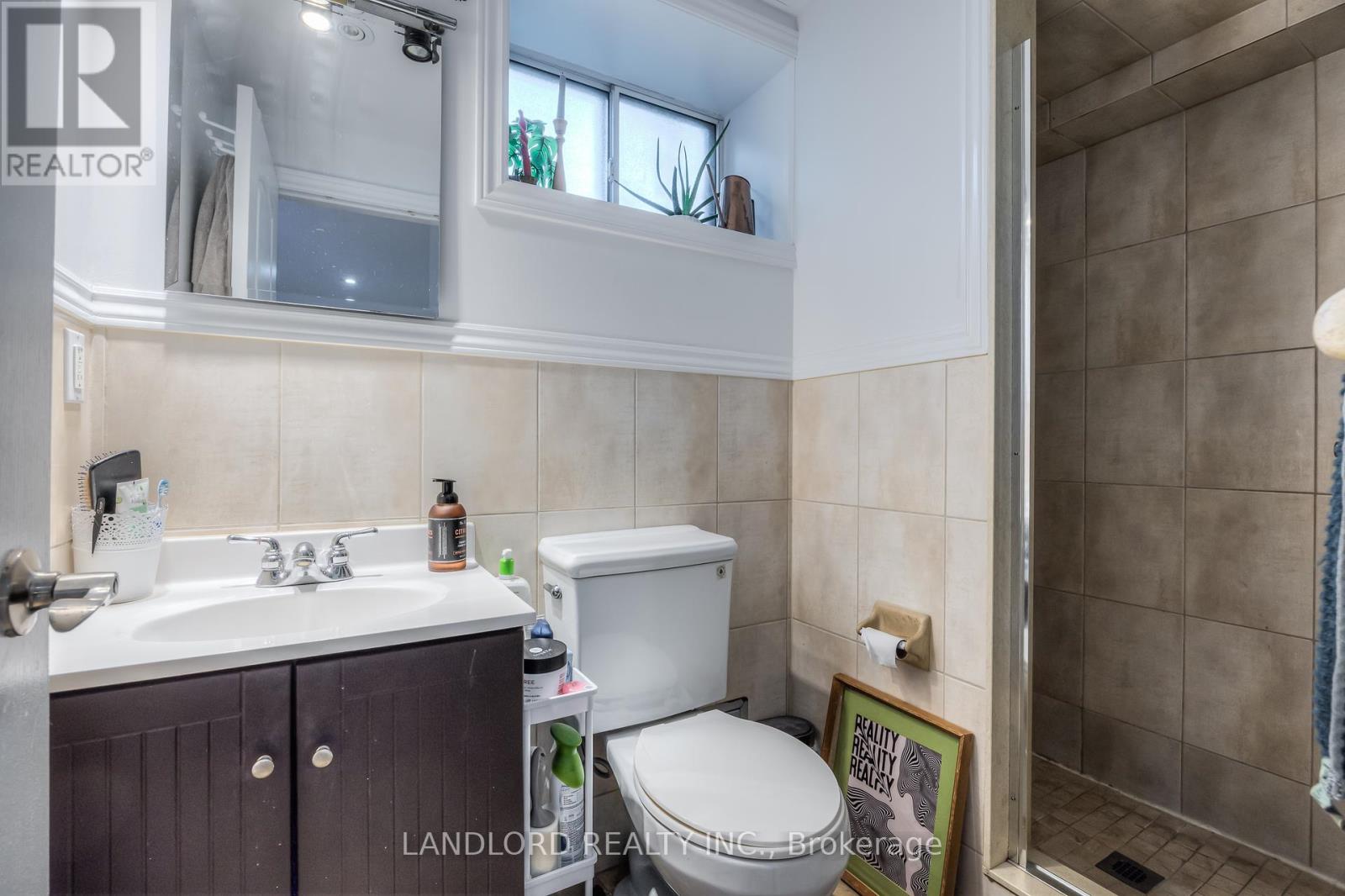 22 Rusholme Park Crescent, Toronto, Ontario  M6J 2C9 - Photo 32 - C12430737