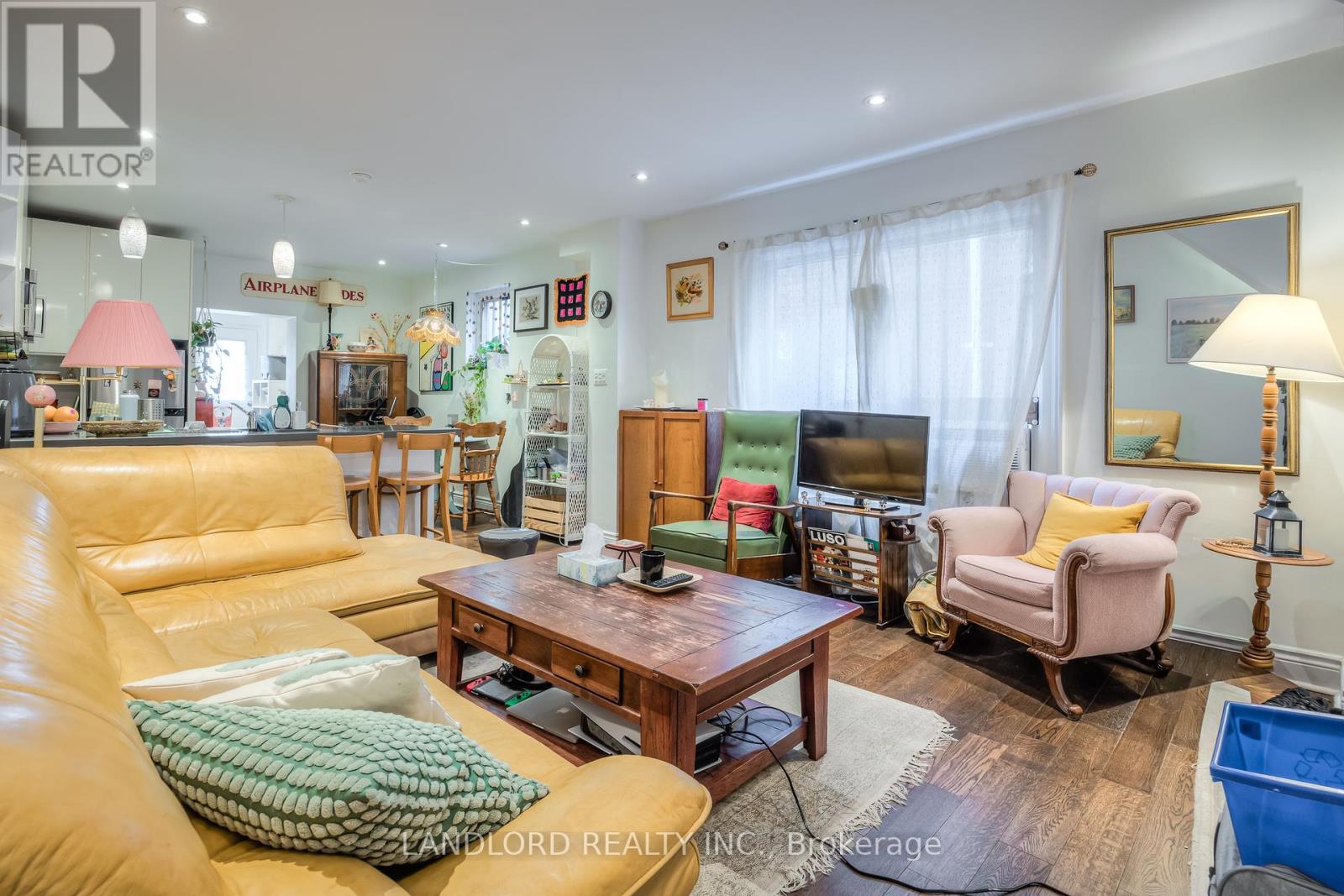 22 Rusholme Park Crescent, Toronto, Ontario  M6J 2C9 - Photo 8 - C12430737