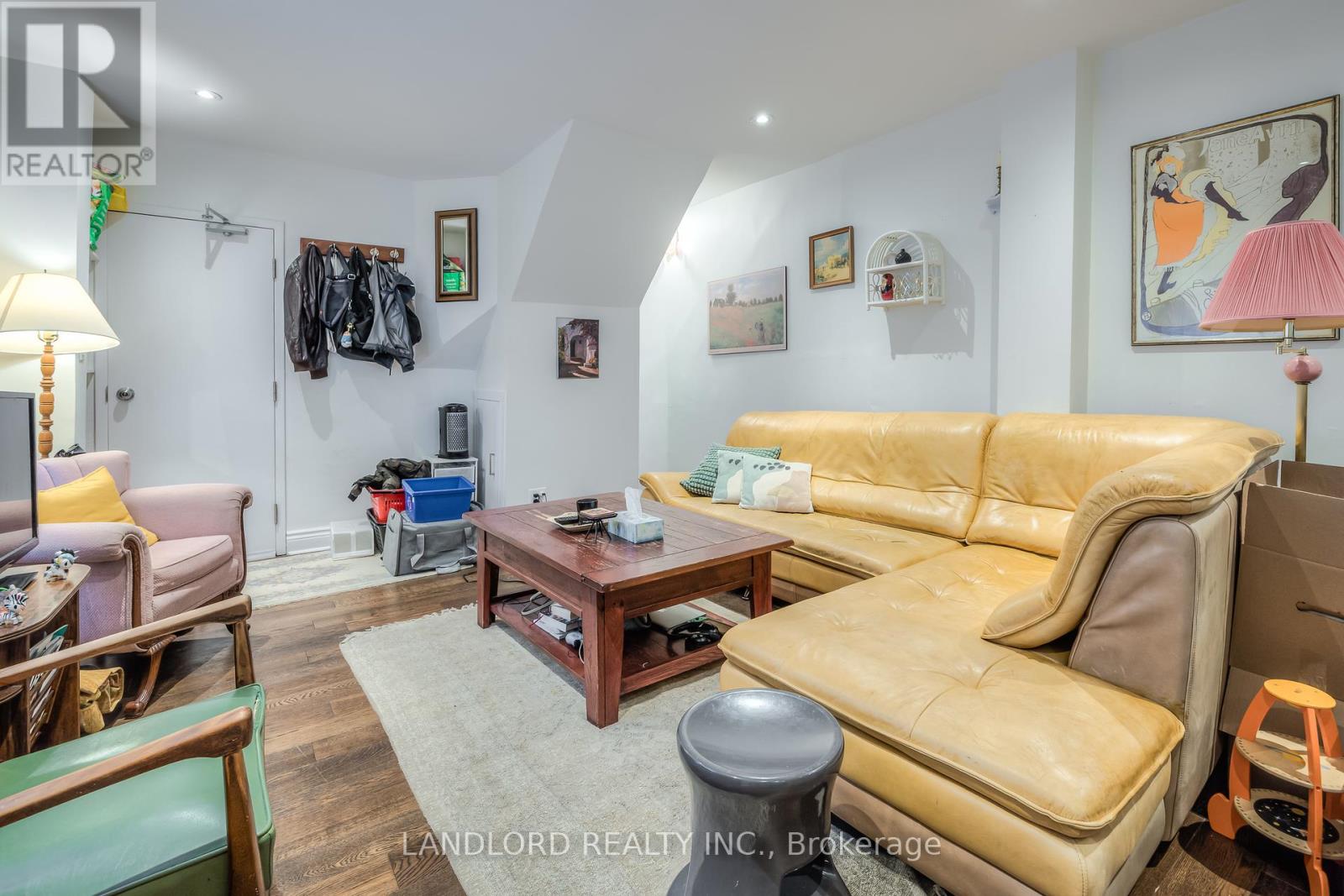 22 Rusholme Park Crescent, Toronto, Ontario  M6J 2C9 - Photo 9 - C12430737
