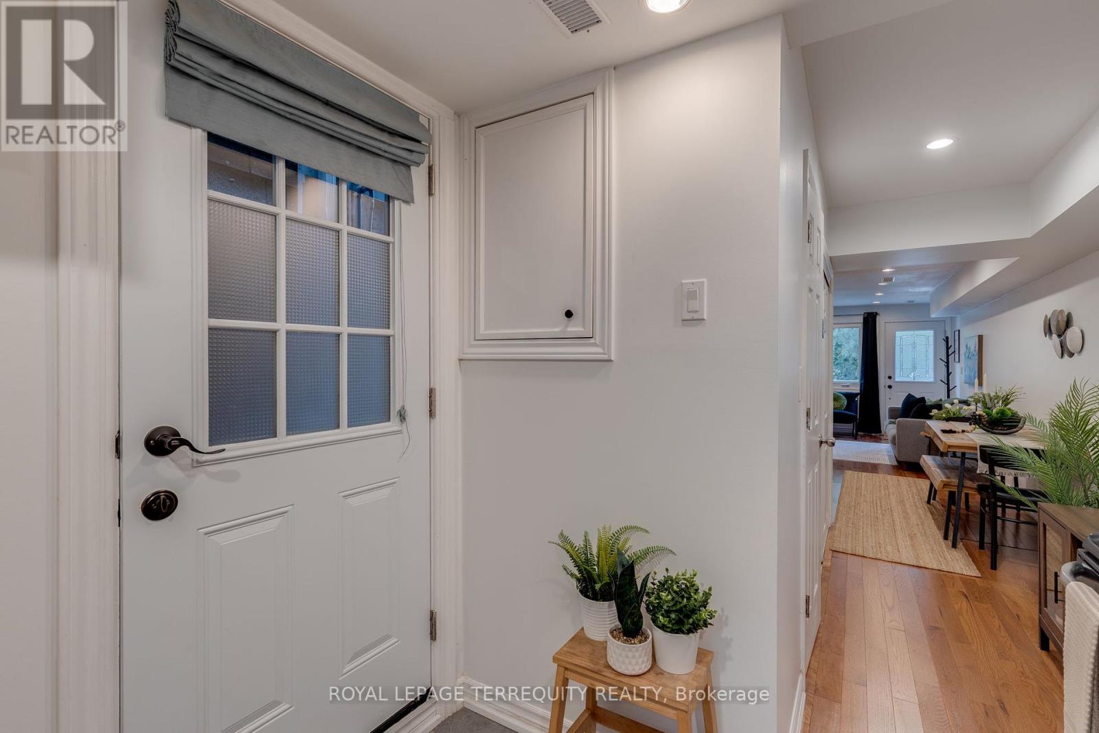 823 Craven Road, Toronto (Greenwood-Coxwell), Ontario  M4L 2Z7 - Photo 11 - E12430742