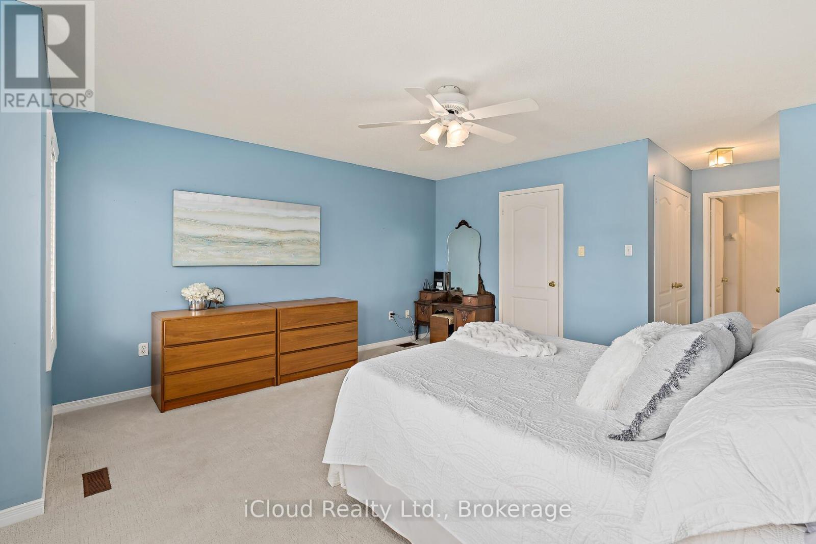 2226 Westoak Trails Boulevard, Oakville, Ontario  L6M 3N4 - Photo 16 - W12430744