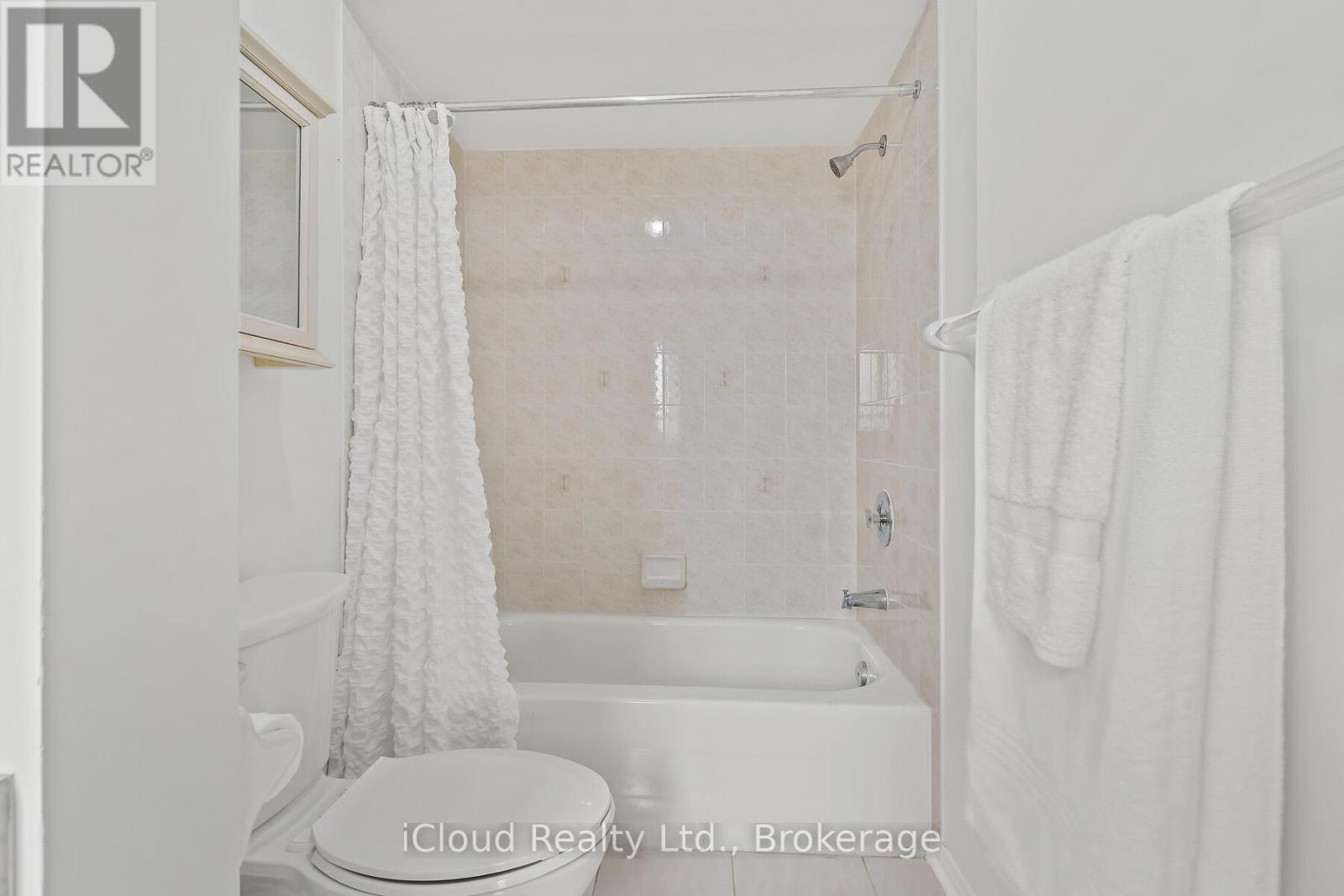 2226 Westoak Trails Boulevard, Oakville, Ontario  L6M 3N4 - Photo 22 - W12430744