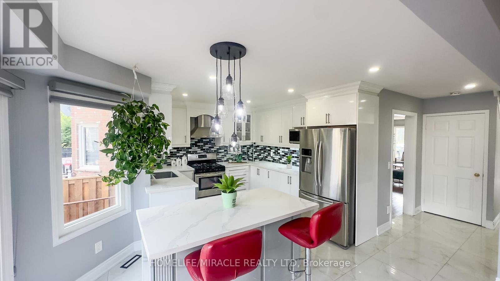 52 Novella Place, Brampton, Ontario  L6S 5X1 - Photo 14 - W12430757