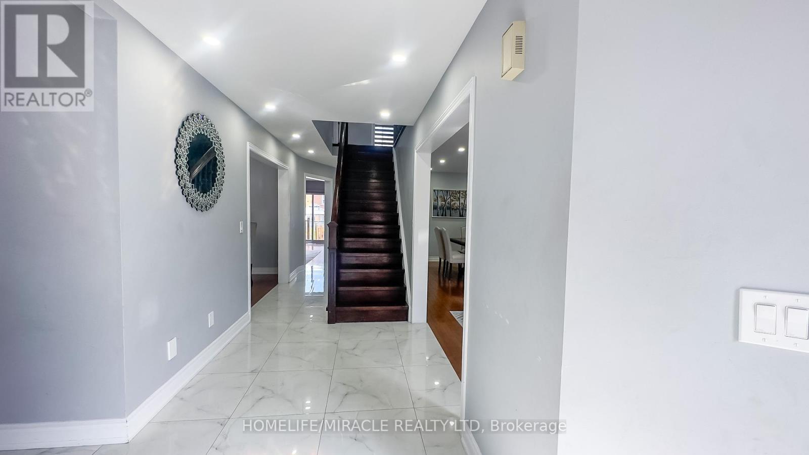 52 Novella Place, Brampton, Ontario  L6S 5X1 - Photo 4 - W12430757