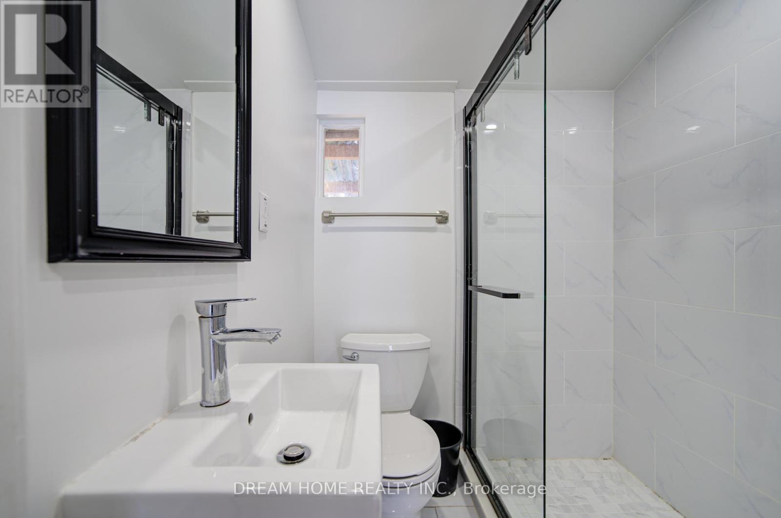 1015 Weston Road, Toronto, Ontario  M6N 3R9 - Photo 11 - W12430758