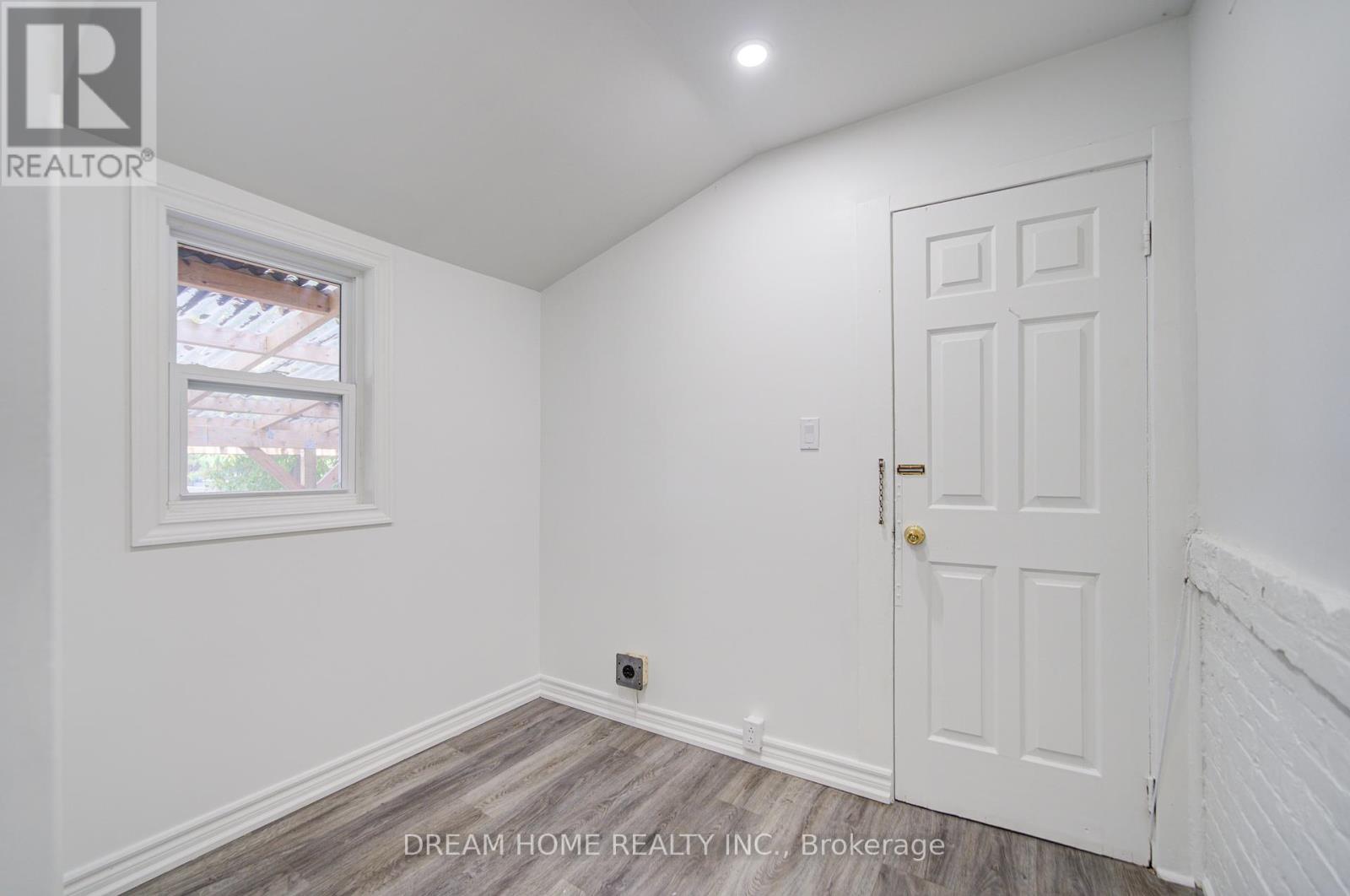 1015 Weston Road, Toronto, Ontario  M6N 3R9 - Photo 12 - W12430758
