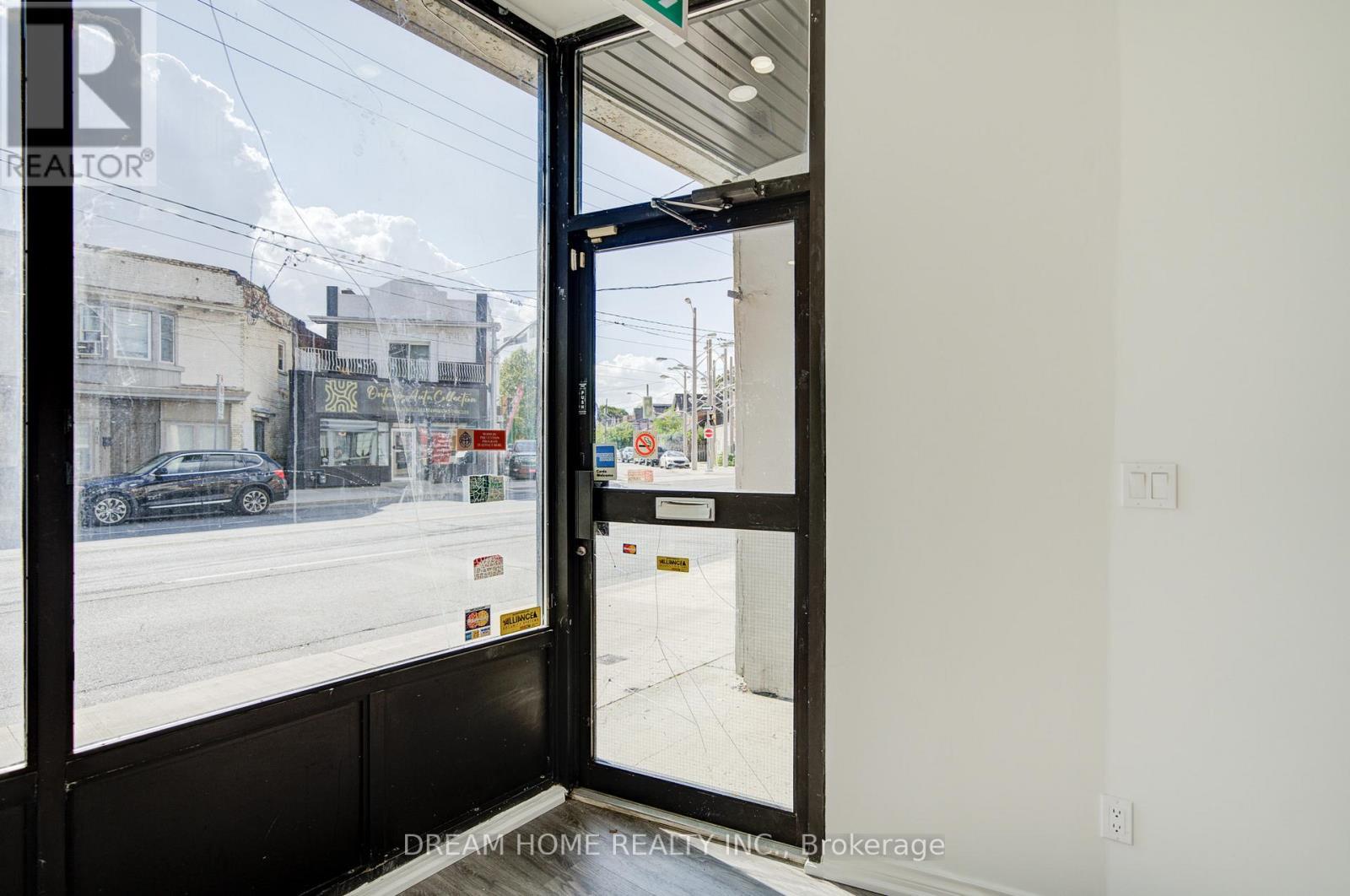 1015 Weston Road, Toronto, Ontario  M6N 3R9 - Photo 5 - W12430758