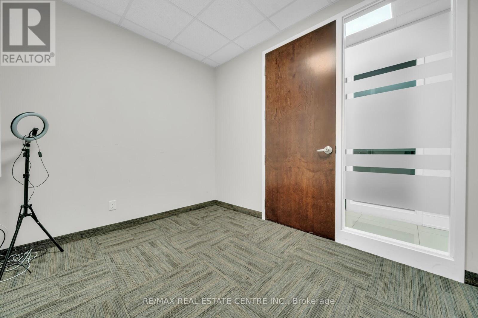 #16 - 1200 Derry Road, Mississauga, Ontario  L5T 0B3 - Photo 30 - W12430768