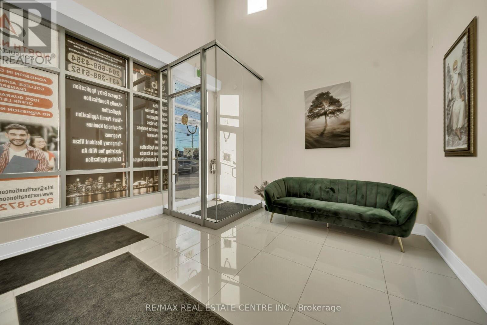 #16 - 1200 Derry Road, Mississauga, Ontario  L5T 0B3 - Photo 8 - W12430768