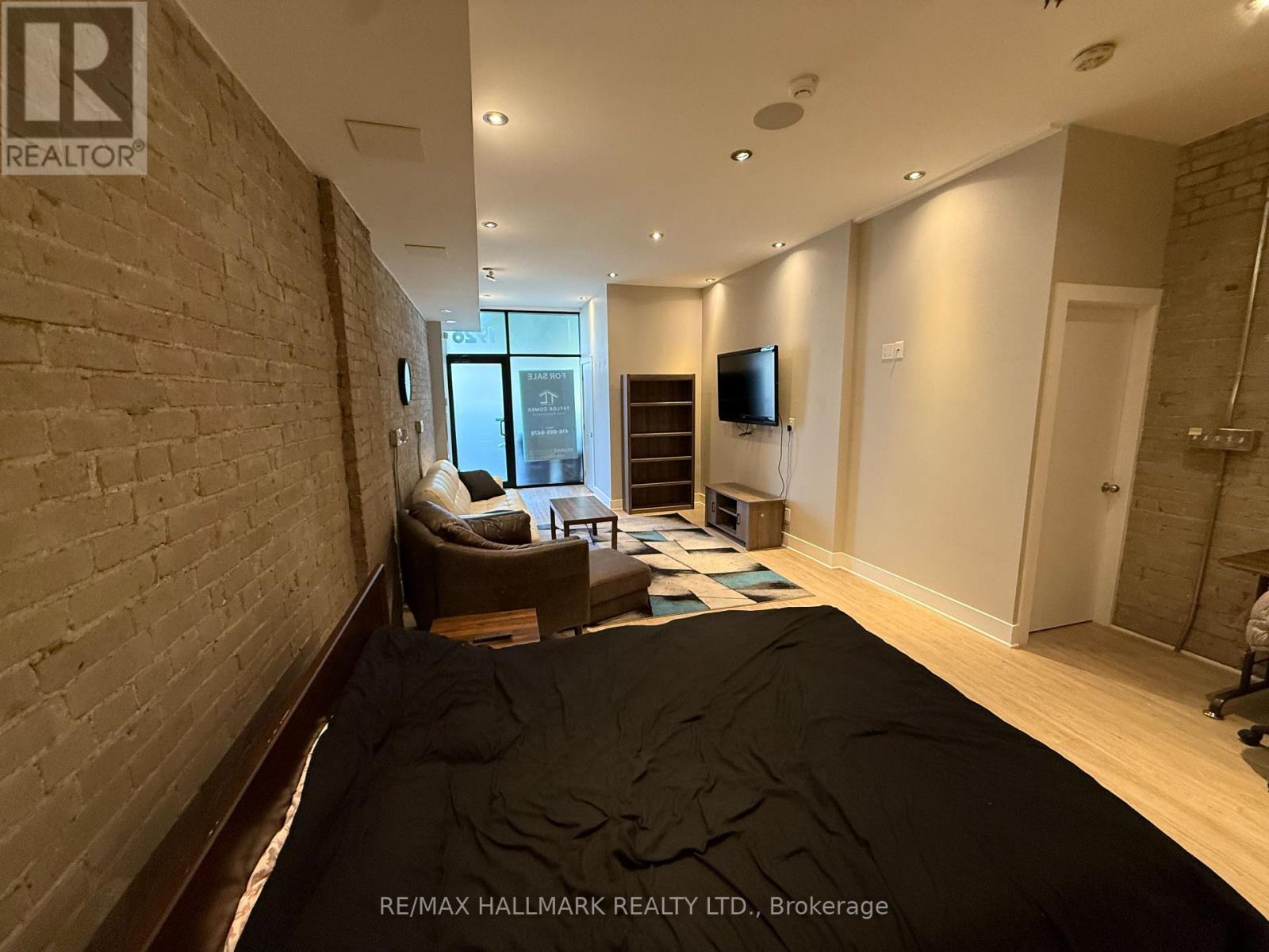 1926 Gerrard Street E, Toronto, Ontario  M4L 2C1 - Photo 6 - E12413126