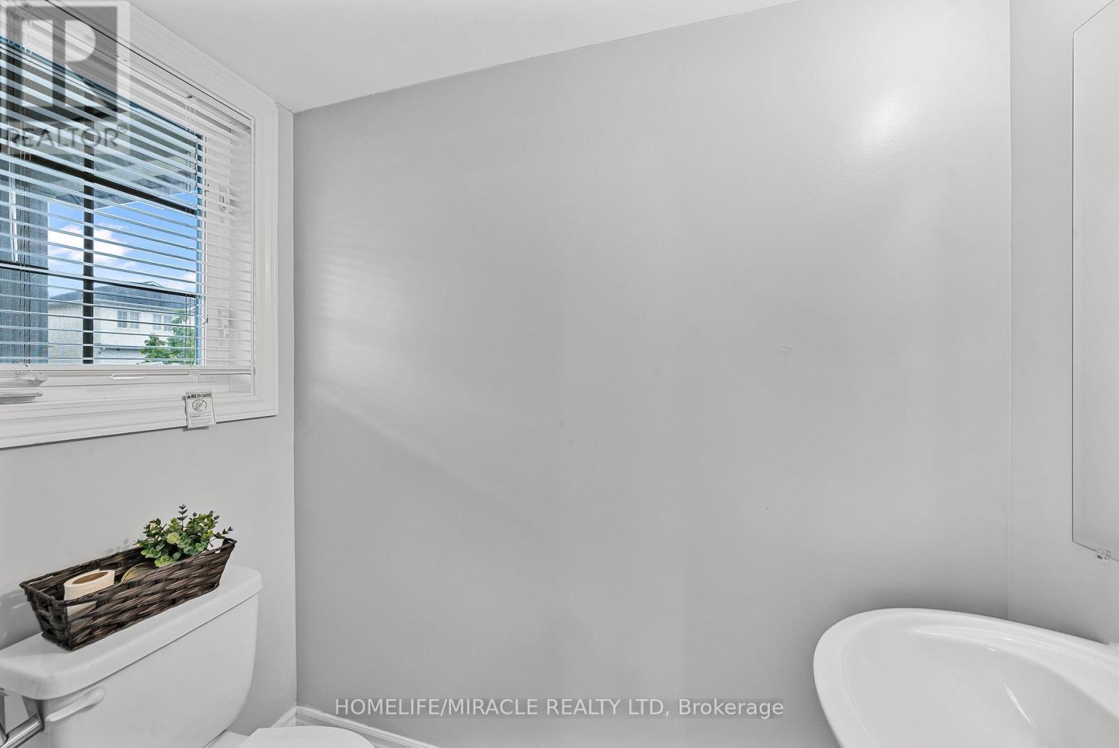 63 Brennan Crescent, Loyalist, Ontario  K0H 2H0 - Photo 9 - X12430764