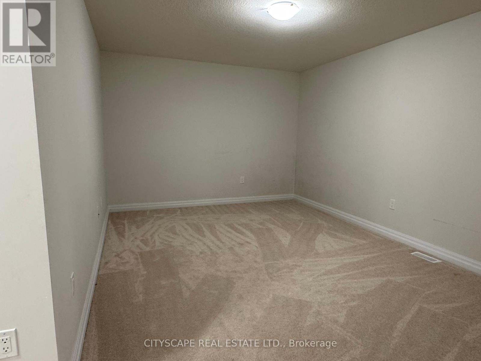 7 - 4311 Mann Street, Niagara Falls, Ontario  L2G 0E7 - Photo 4 - X12430769