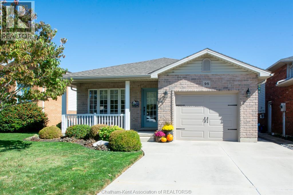 MLS# 25024598: 95 Taylor TRAIL, Chatham, Canada