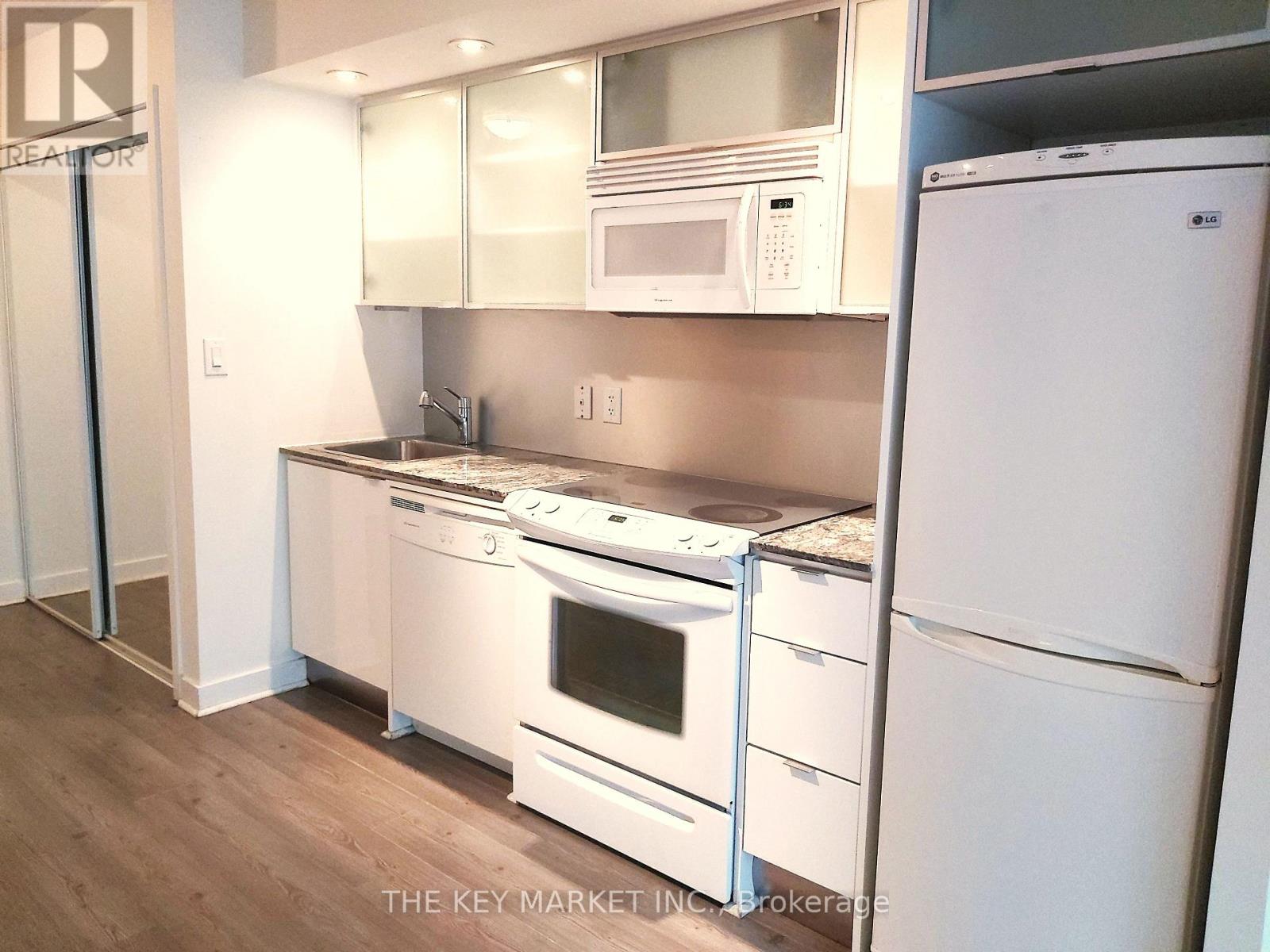1805 - 25 Telegram Mews, Toronto, Ontario  M5V 3Z1 - Photo 8 - C12430782