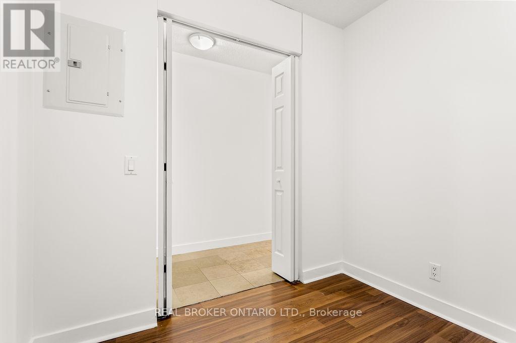 709 - 361 Front Street W, Toronto, Ontario  M5V 3R5 - Photo 14 - C12430785