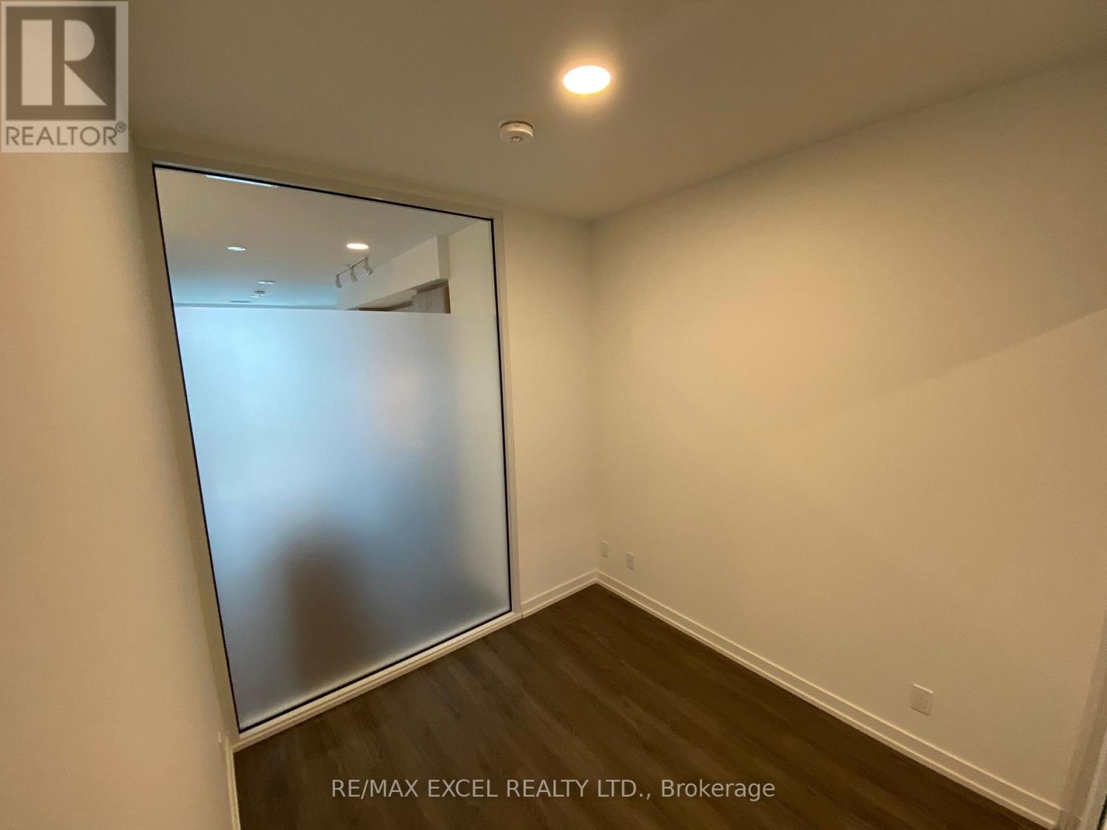 410 - 8 Beverley Glen Boulevard, Vaughan, Ontario  L4J 0L5 - Photo 10 - N12430011