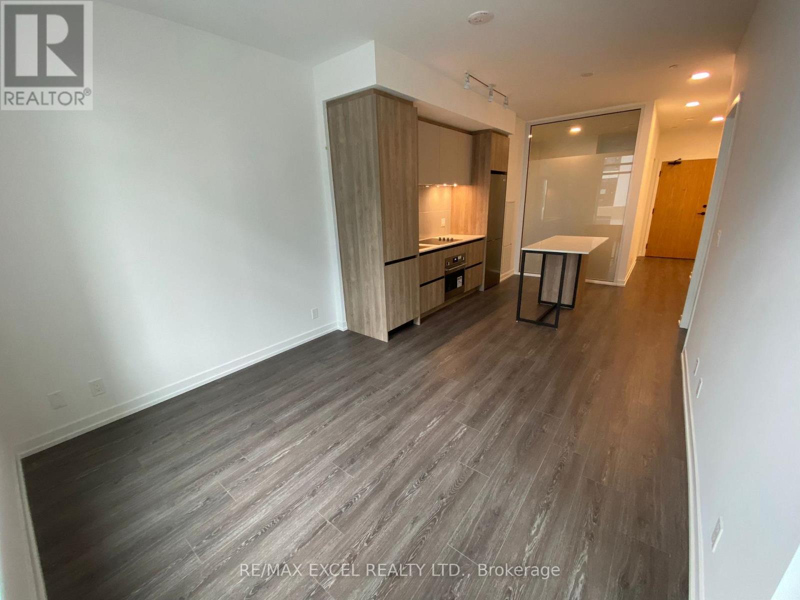 410 - 8 Beverley Glen Boulevard, Vaughan, Ontario  L4J 0L5 - Photo 4 - N12430011