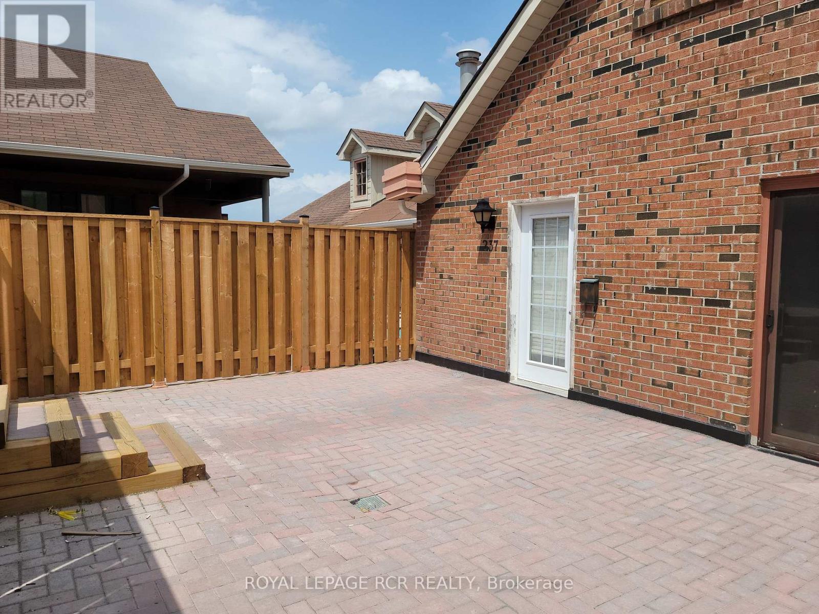237 - 2 Orchard Heights Boulevard, Aurora (Hills Of St Andrew), Ontario  L4G 3W3 - Photo 7 - N12430777