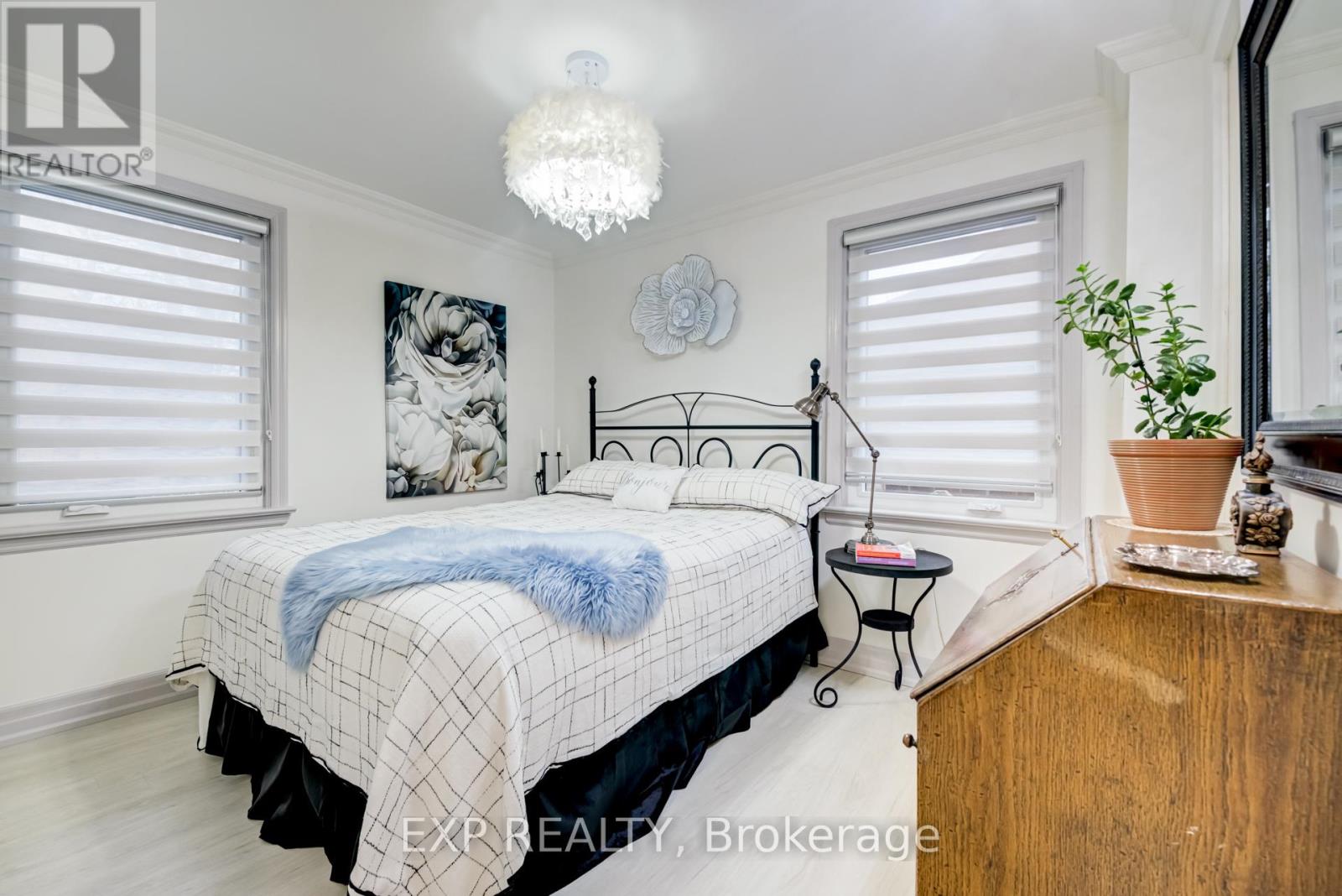 19 Albani Street, Toronto, Ontario  M8V 1X3 - Photo 12 - W12430783