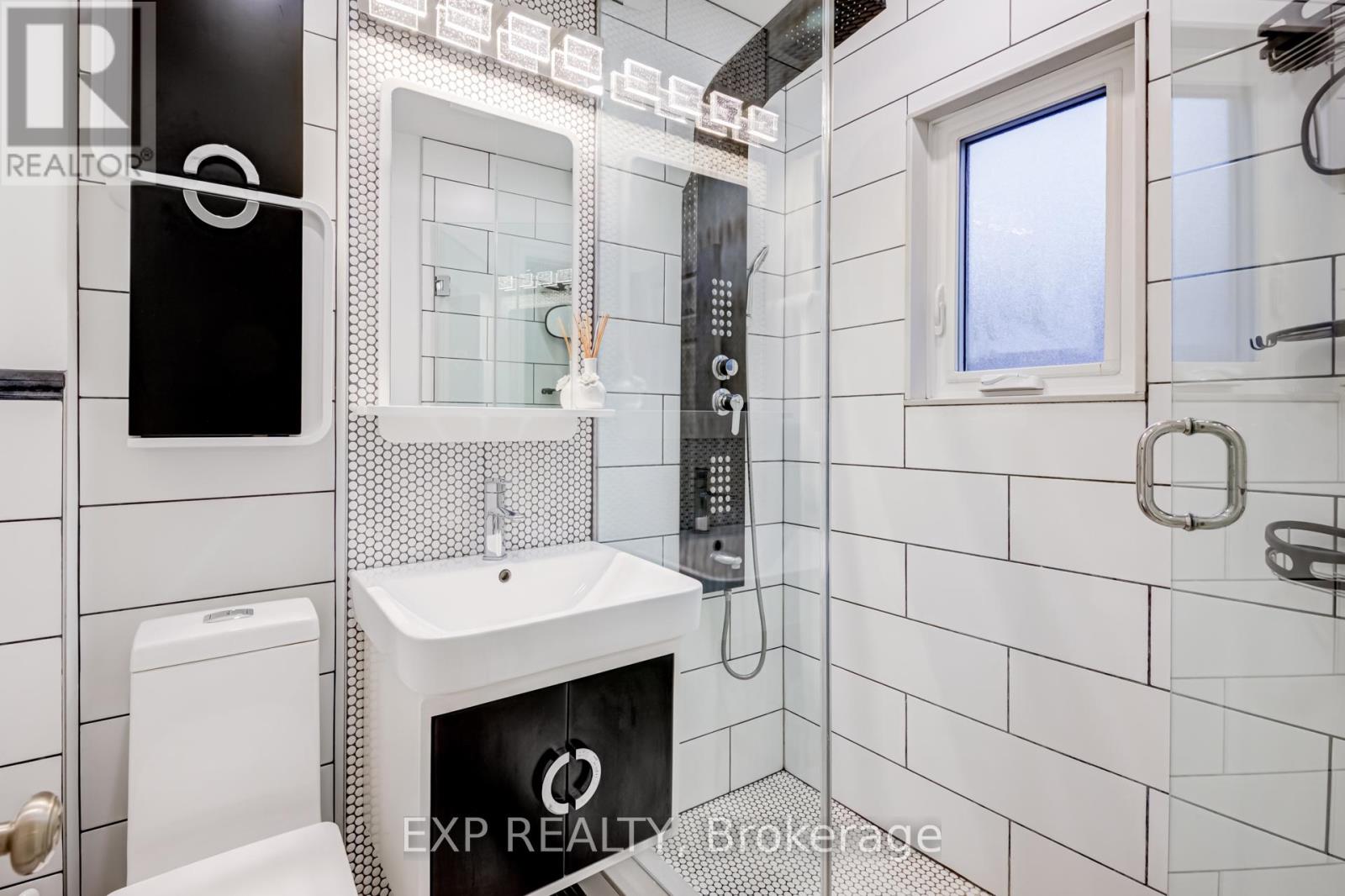 19 Albani Street, Toronto, Ontario  M8V 1X3 - Photo 15 - W12430783