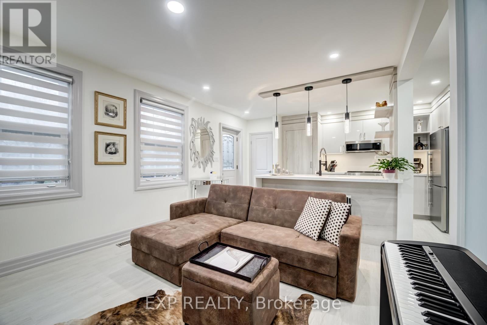 19 Albani Street, Toronto, Ontario  M8V 1X3 - Photo 4 - W12430783