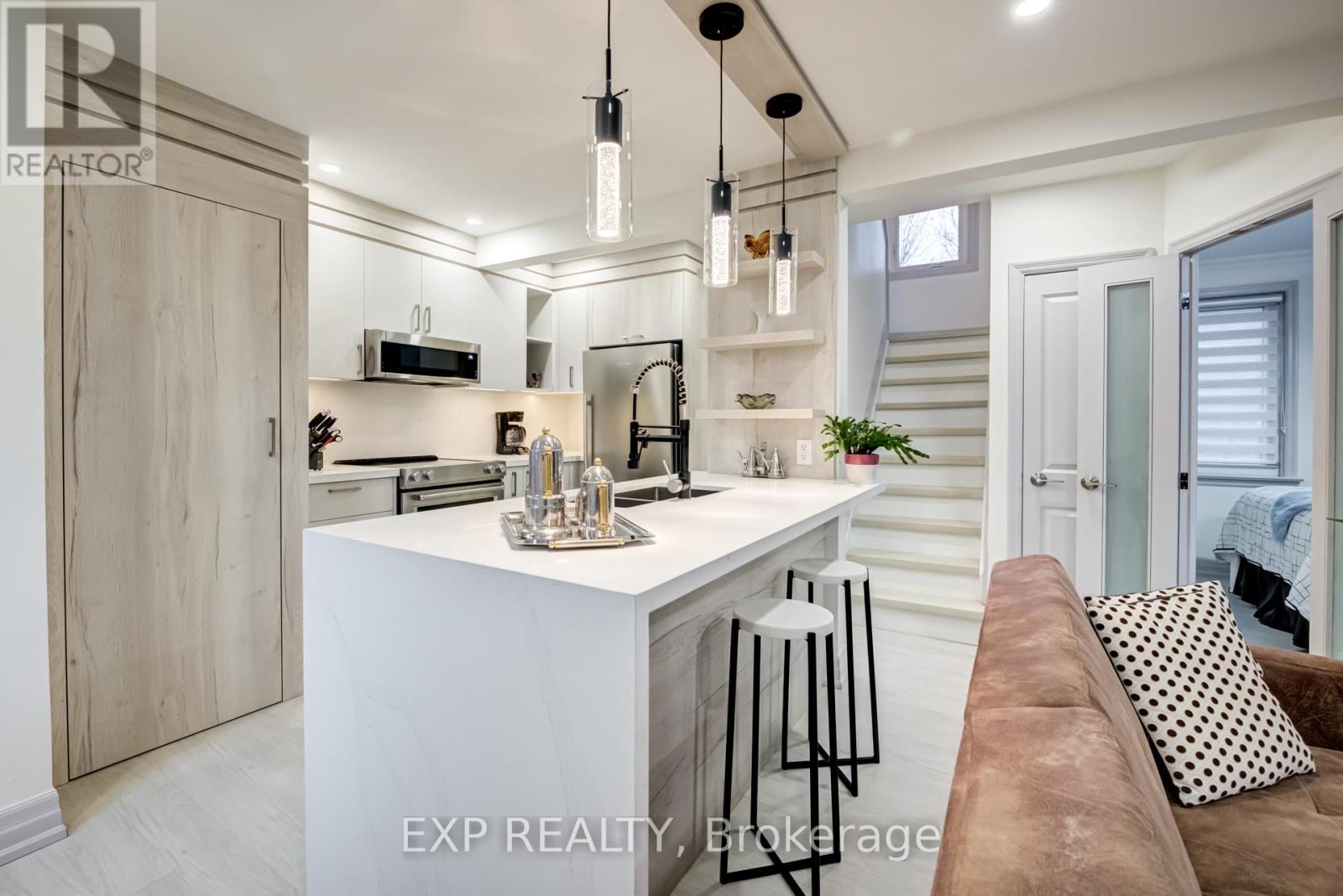 19 Albani Street, Toronto, Ontario  M8V 1X3 - Photo 6 - W12430783