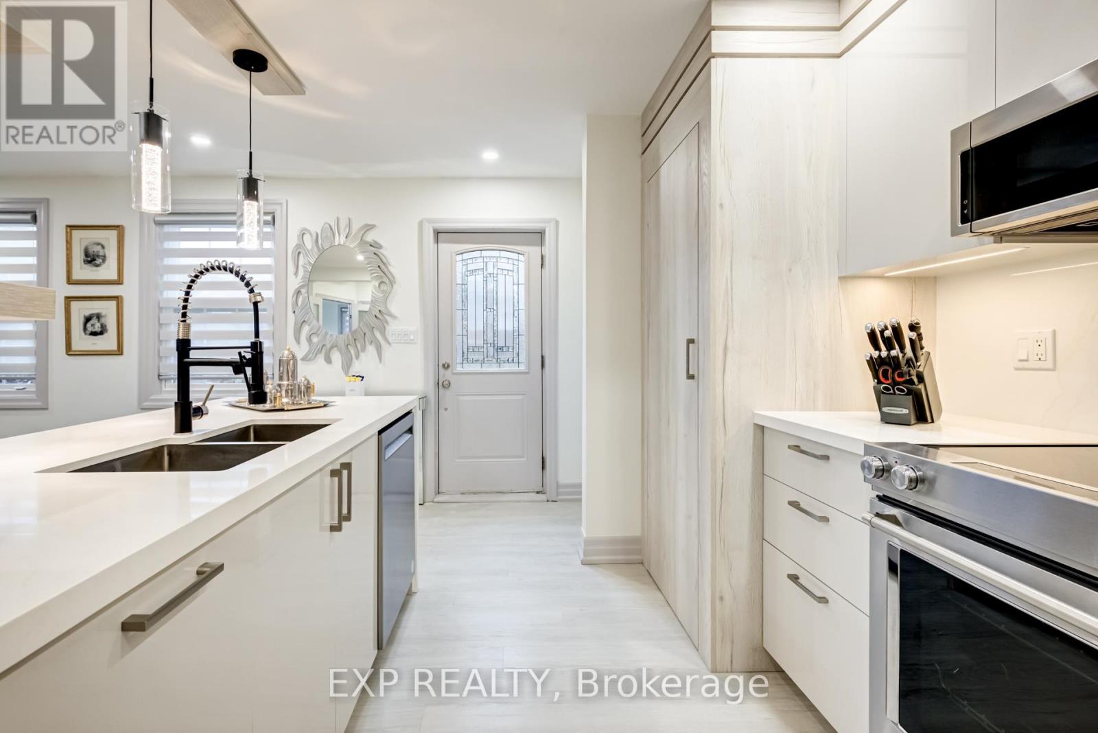 19 Albani Street, Toronto, Ontario  M8V 1X3 - Photo 9 - W12430783