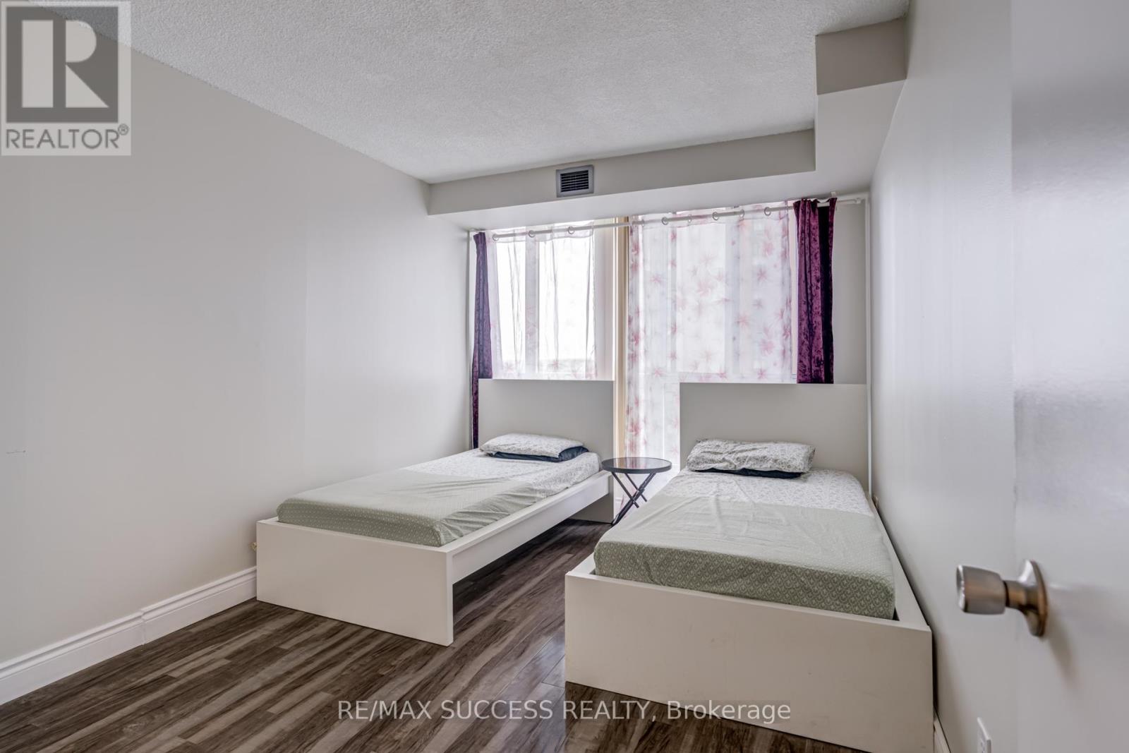 713 - 145 Hillcrest Avenue, Mississauga, Ontario  L5B 3Z1 - Photo 15 - W12430786