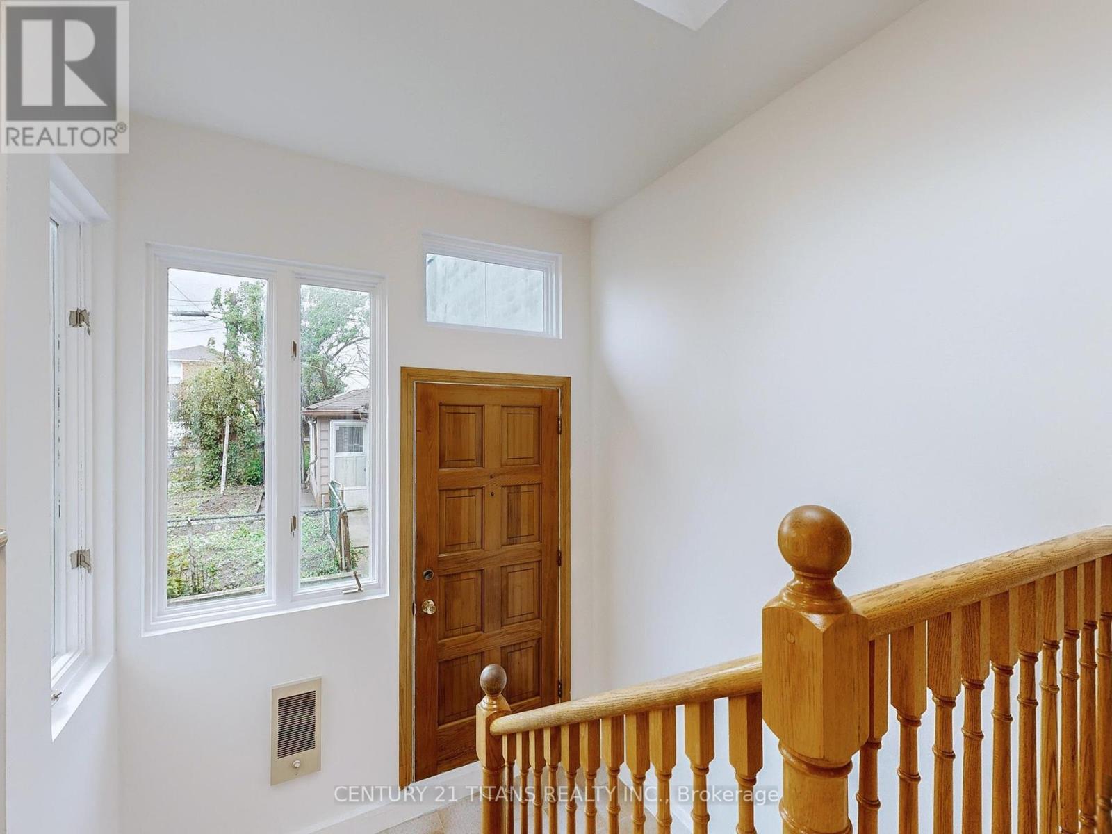 67 Holland Park Avenue, Toronto, Ontario  M6C 1M2 - Photo 15 - C12430376
