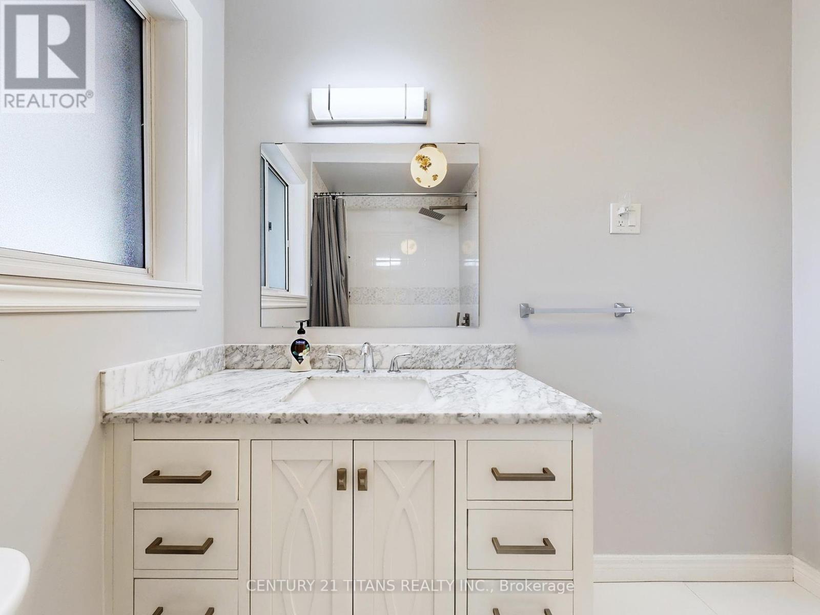 67 Holland Park Avenue, Toronto, Ontario  M6C 1M2 - Photo 22 - C12430376