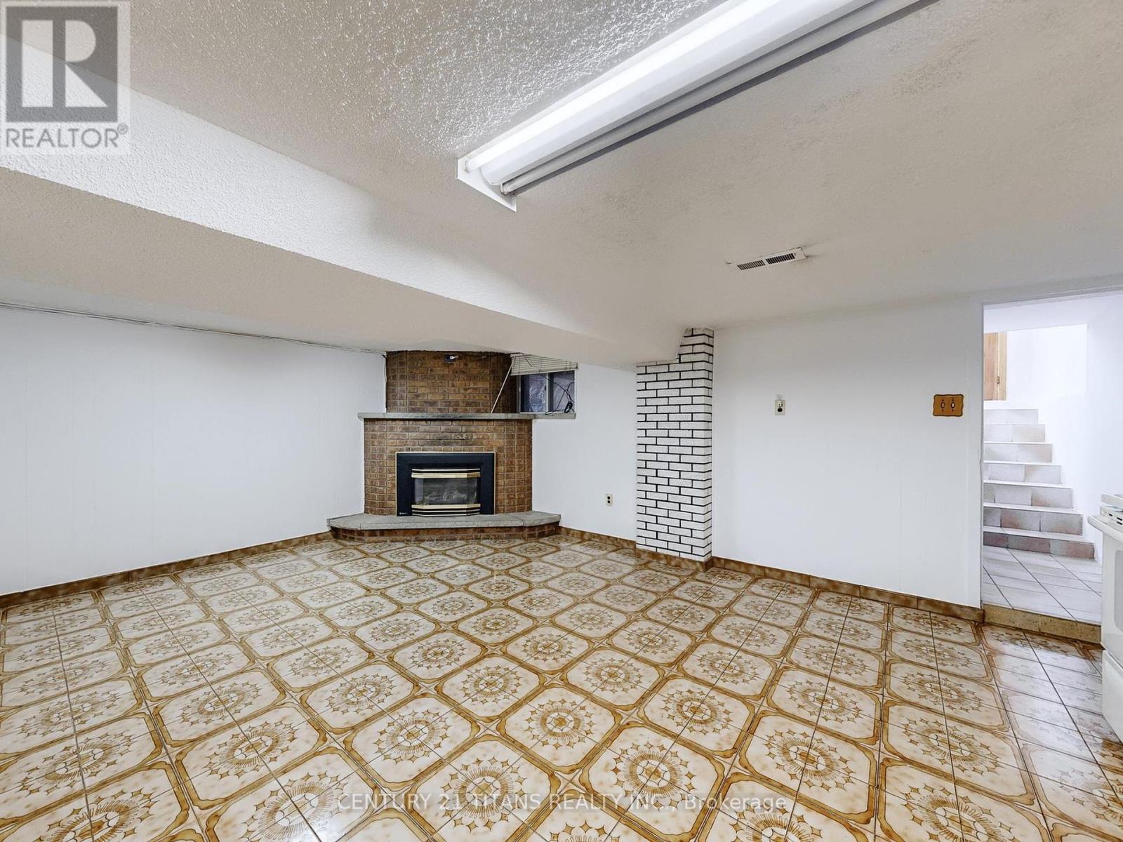 67 Holland Park Avenue, Toronto, Ontario  M6C 1M2 - Photo 25 - C12430376