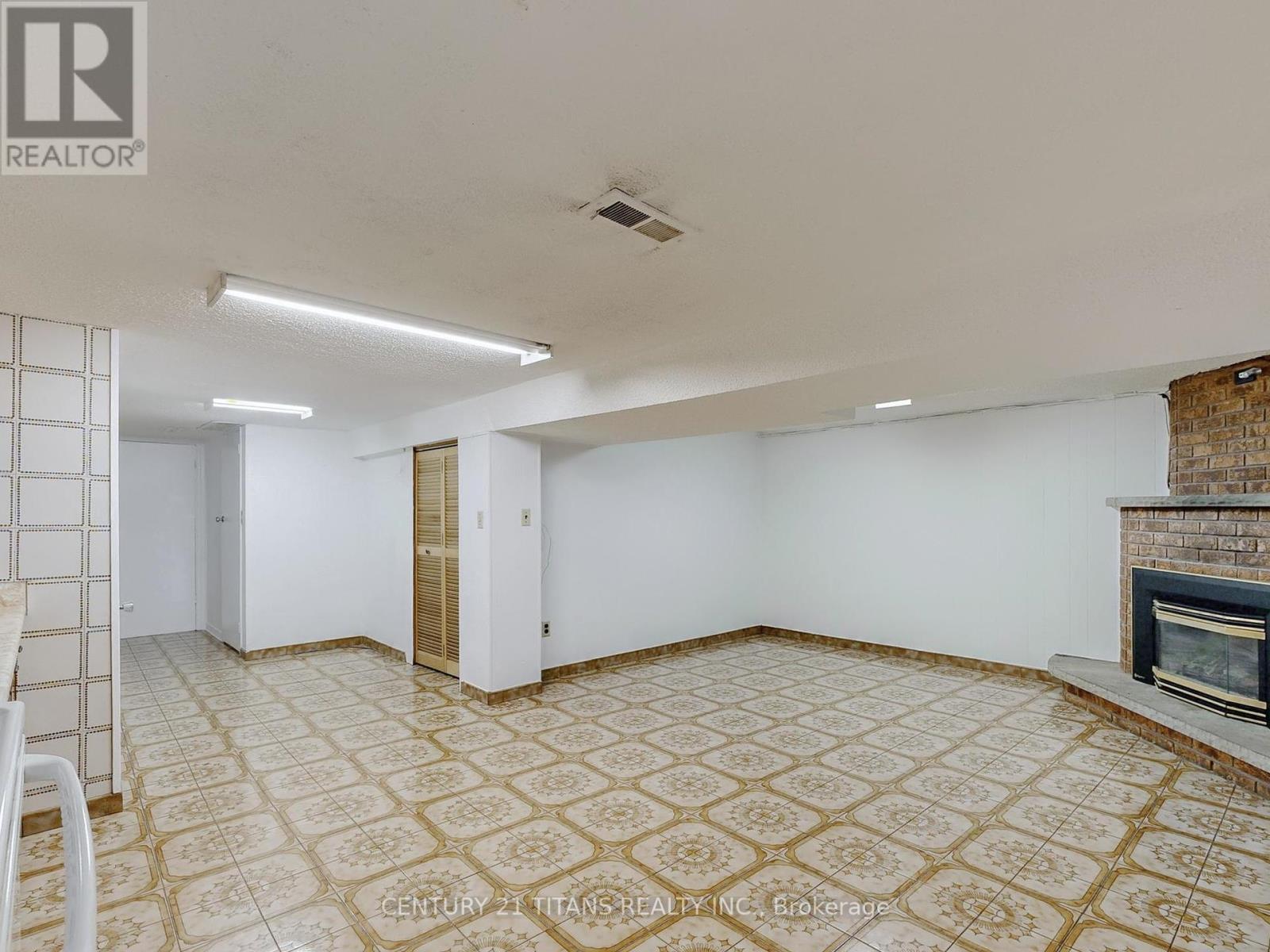 67 Holland Park Avenue, Toronto, Ontario  M6C 1M2 - Photo 26 - C12430376