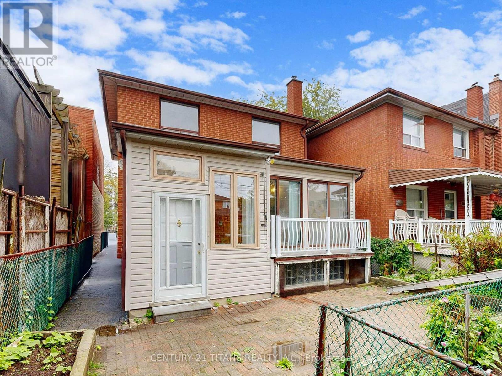 67 Holland Park Avenue, Toronto, Ontario  M6C 1M2 - Photo 30 - C12430376