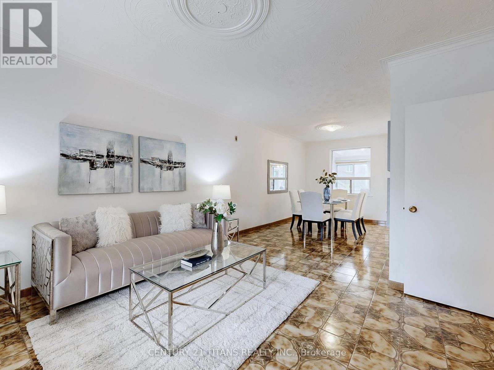 67 Holland Park Avenue, Toronto, Ontario  M6C 1M2 - Photo 6 - C12430376