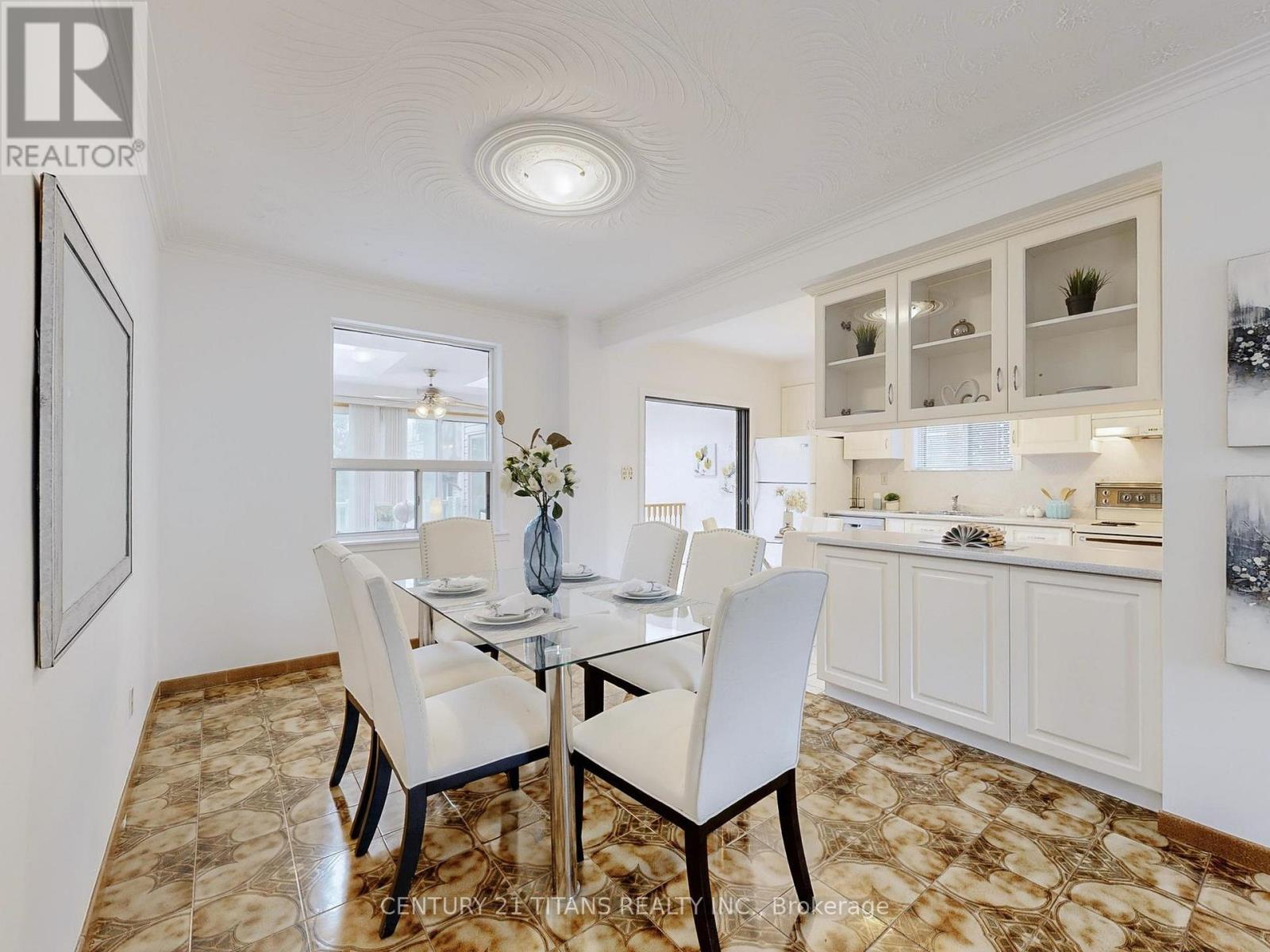 67 Holland Park Avenue, Toronto, Ontario  M6C 1M2 - Photo 9 - C12430376