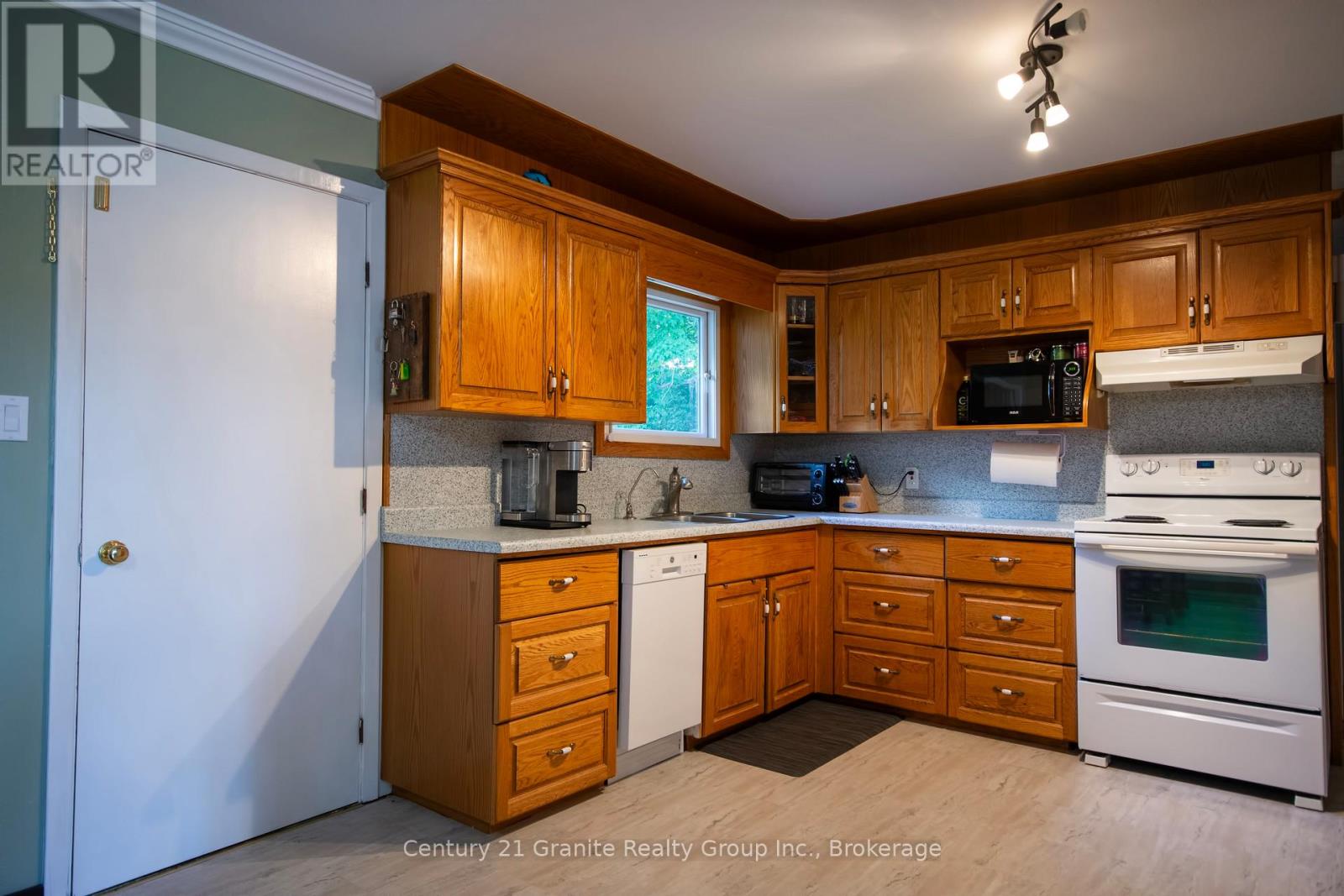 1229 Spring Valley Road, Minden Hills, Ontario  K0M 2K0 - Photo 10 - X12304678