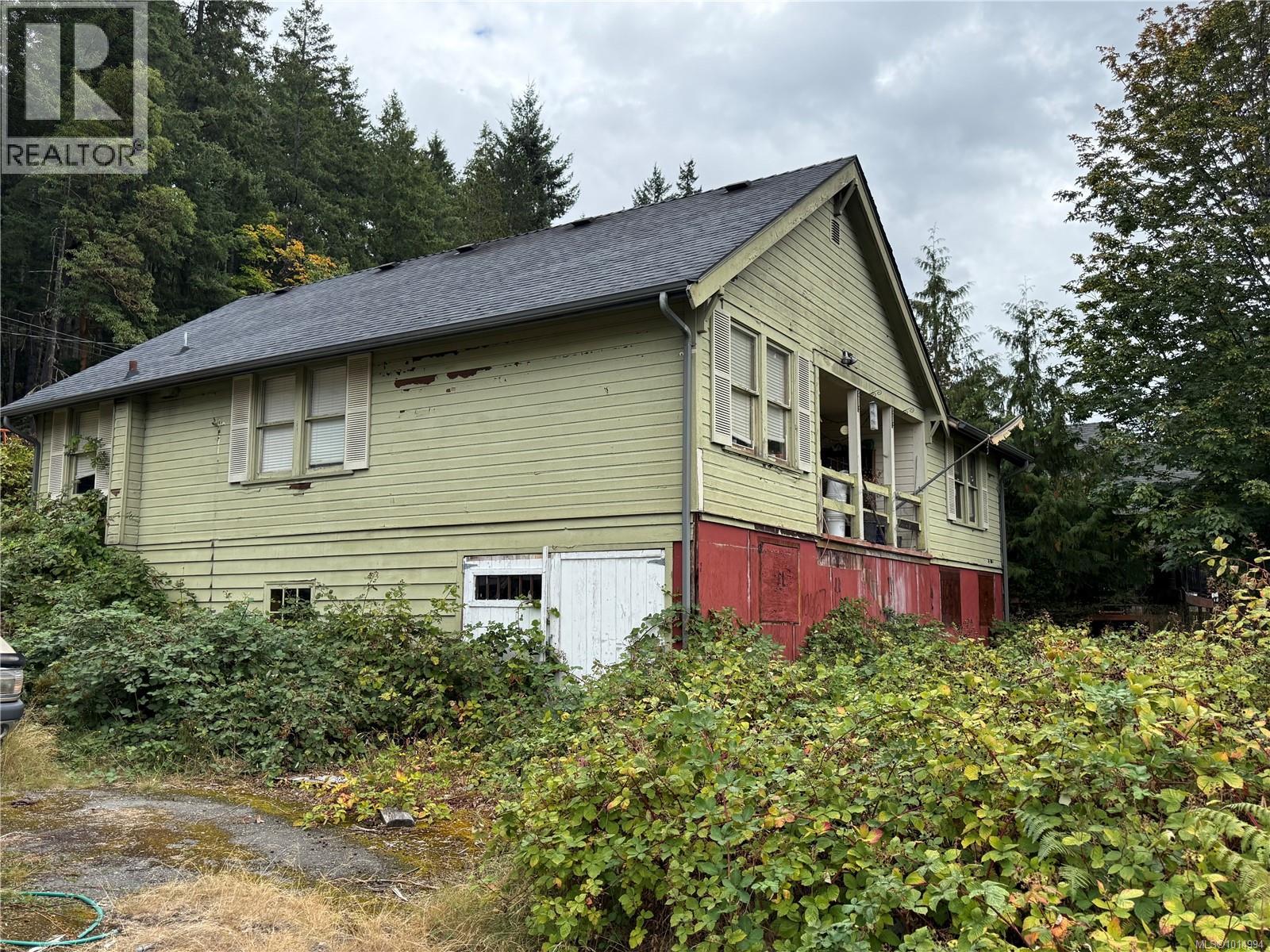 10667 Cedar Dr, Youbou, British Columbia