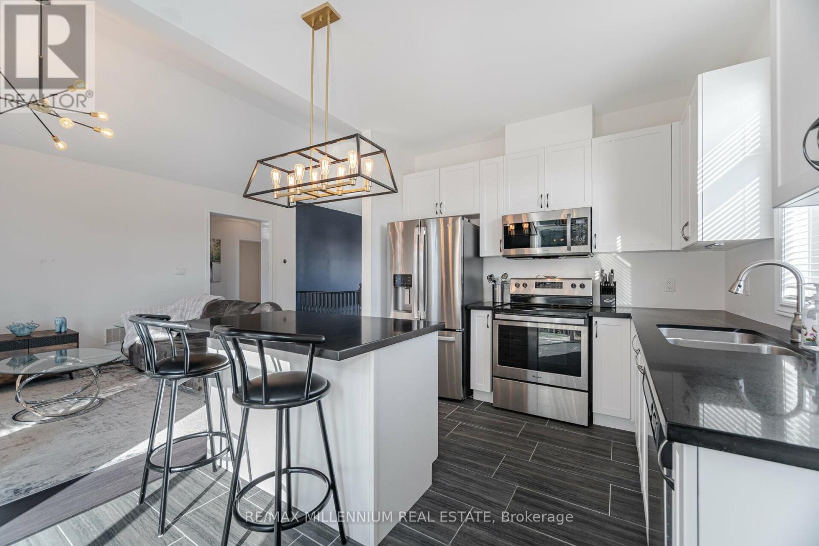 200 Lia Drive, Clearview, Ontario  L0M 1S0 - Photo 13 - S12430798