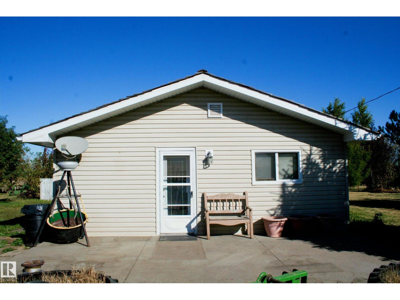 21542 Twp 492, Rural Camrose County, Alberta  T0B 1Z0 - Photo 4 - E4459873