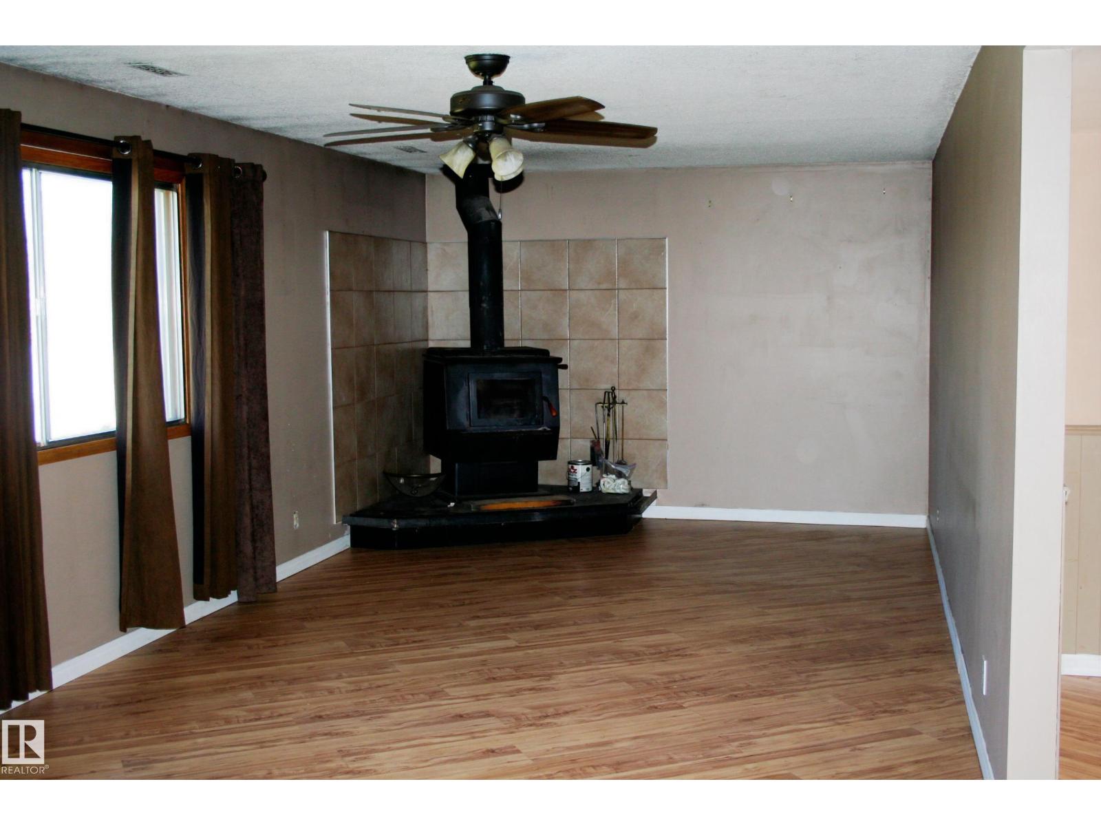 21542 Twp 492, Rural Camrose County, Alberta  T0B 1Z0 - Photo 11 - E4459873