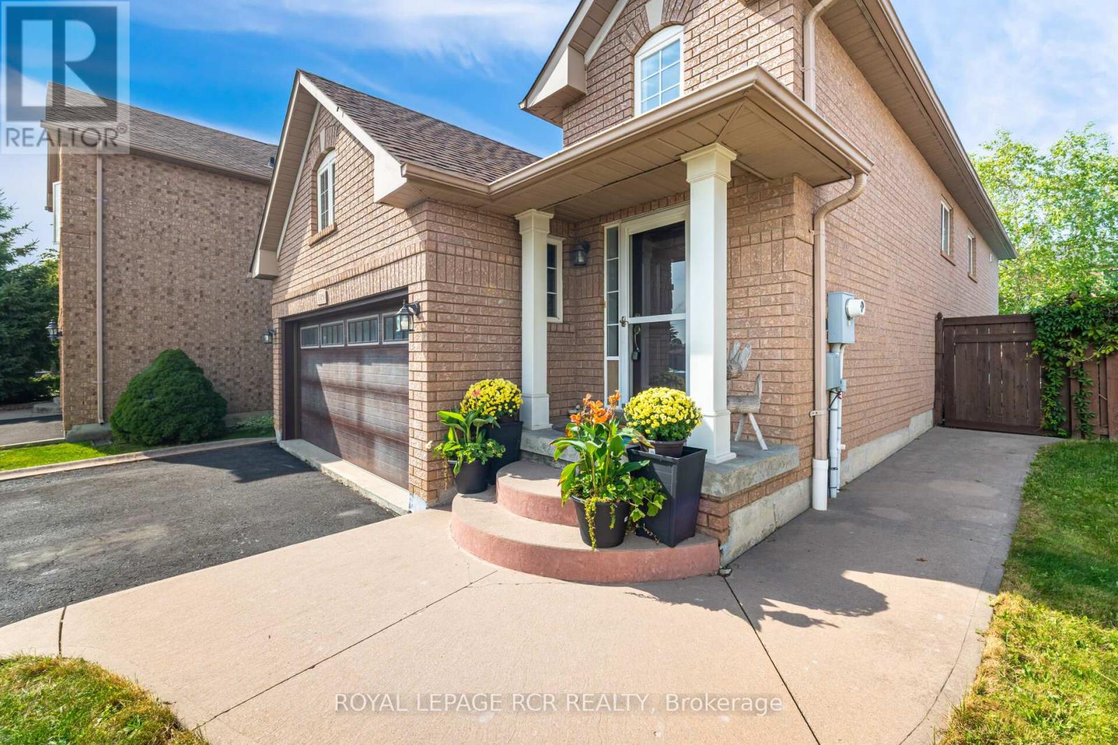 119 Sundridge Street, Brampton, Ontario  L7A 1J8 - Photo 4 - W12430811