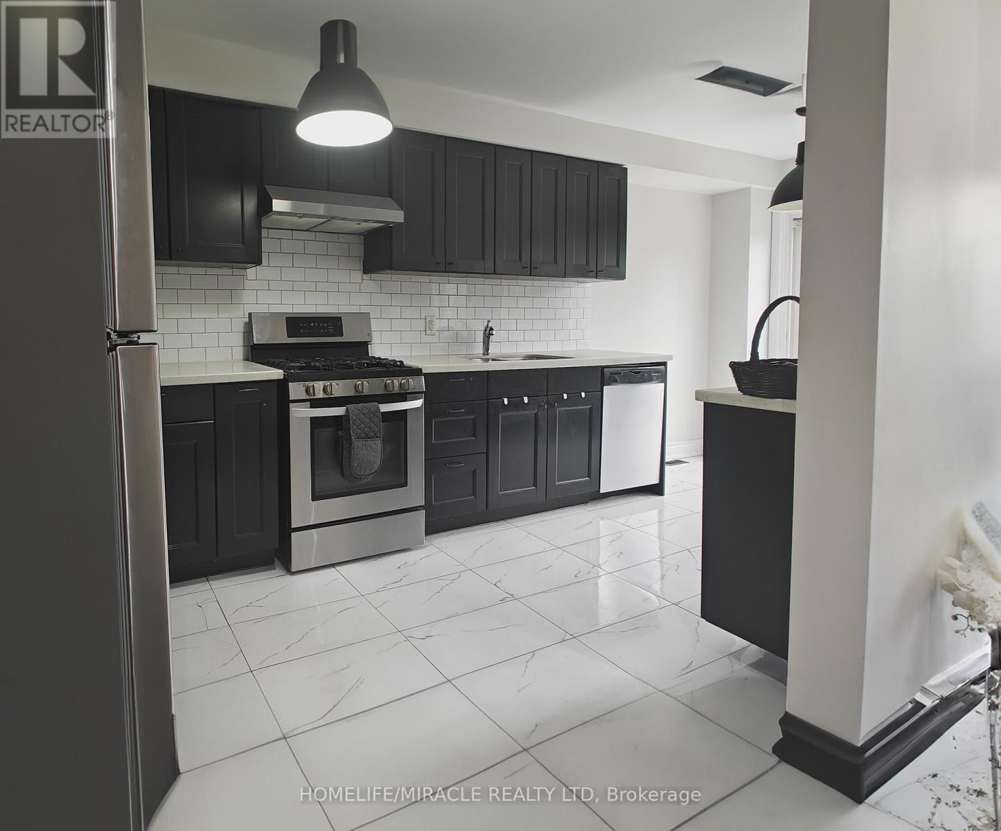 6 September Place, Brampton, Ontario  L6R 0L8 - Photo 34 - W12430814